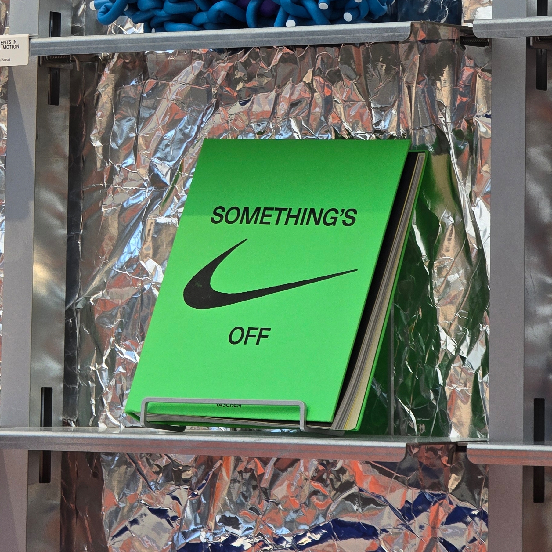 Nike x Virgil Abloh Icons The Ten Something's Off Book 착용 스타일