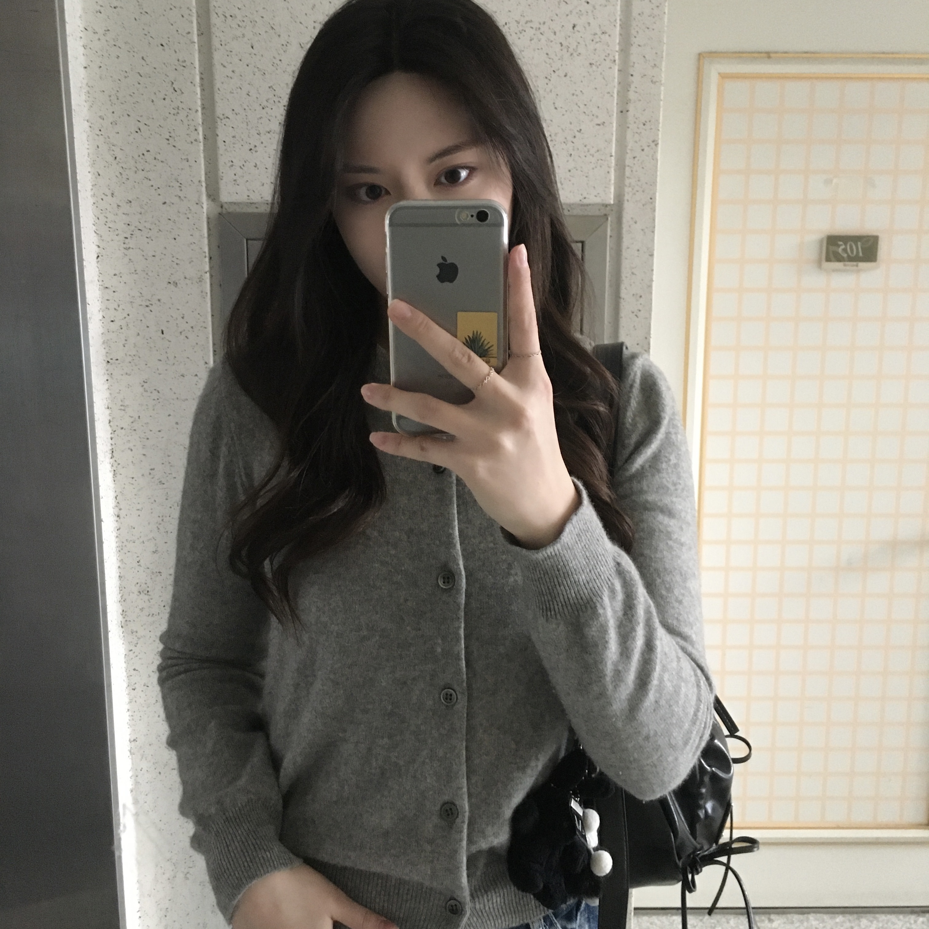 (W) Play Comme des Garcons Black Heart Knit Cardigan Grey, Nike Dunk Low Retro Wolf Grey 착용 스타일 - 2