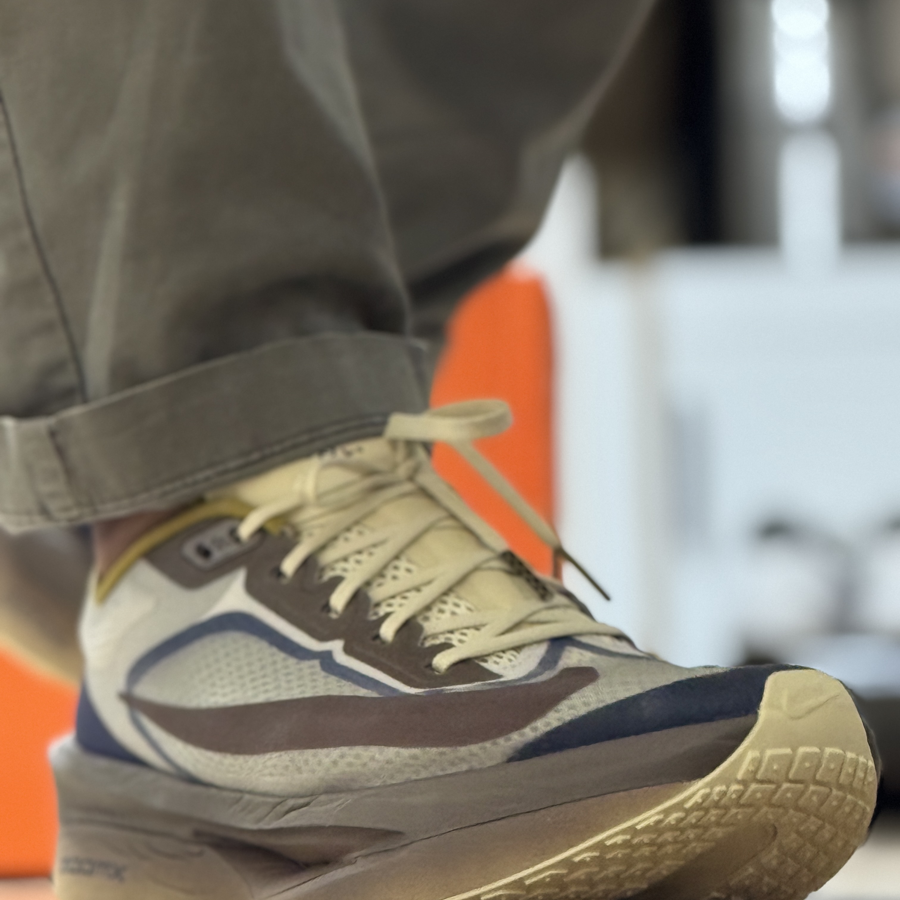 Nike Zoom Fly 6 PRM Light Bone Cave Stone 착용 스타일 - 5