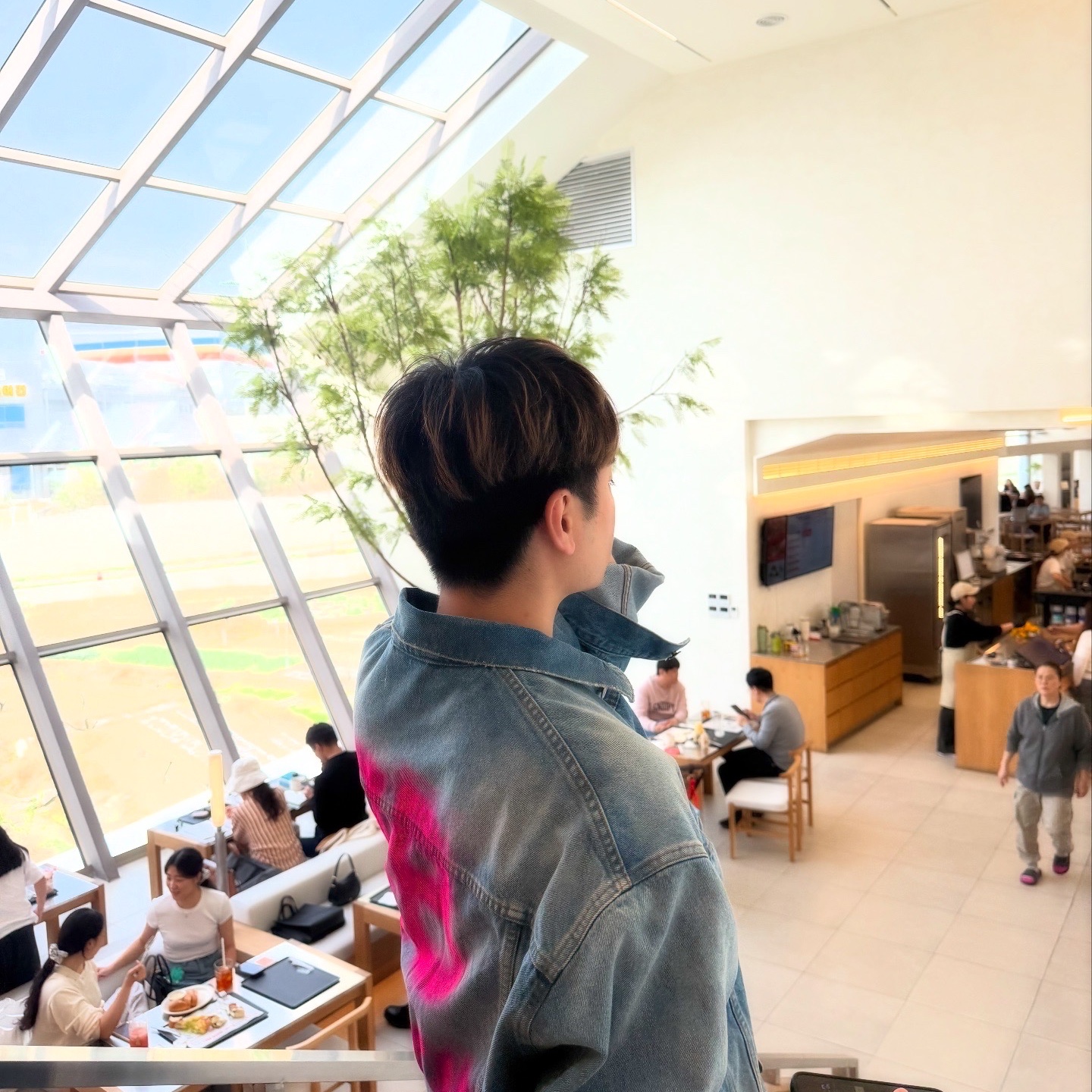 (W) 발렌시아가 스프레이 페인트 로고 자켓 데님 착용 스타일 - 2