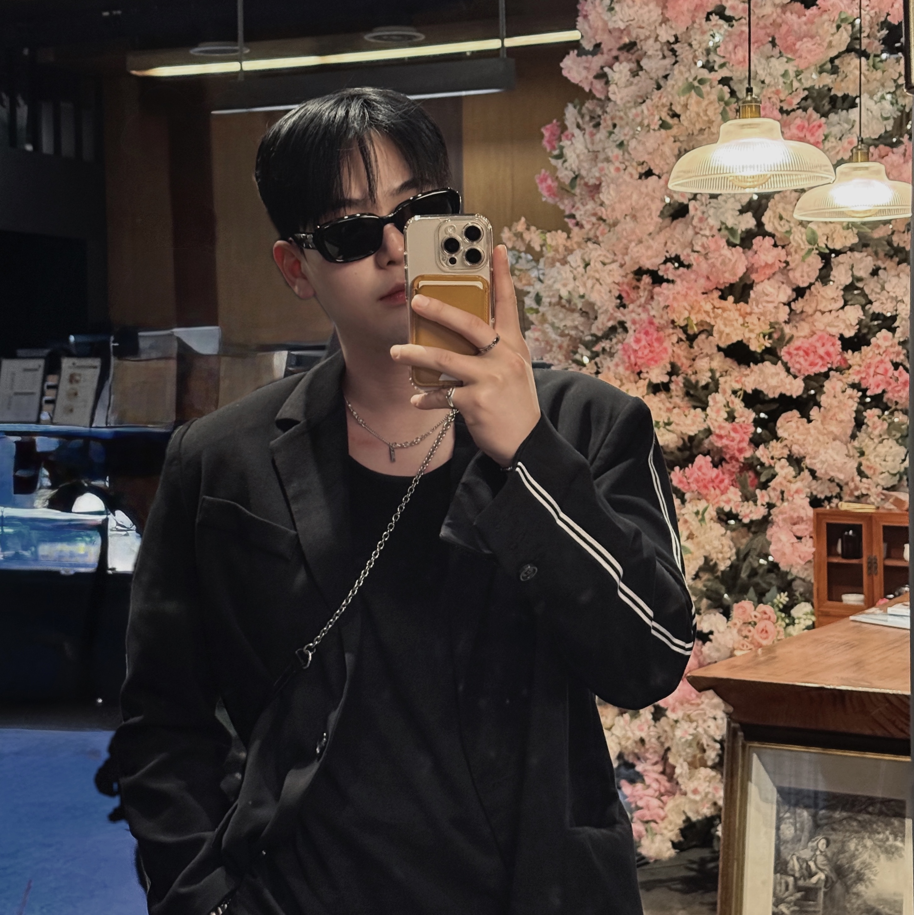 Gentle Monster x Maison Margiela MM207 Black Gray 착용 스타일 - 1