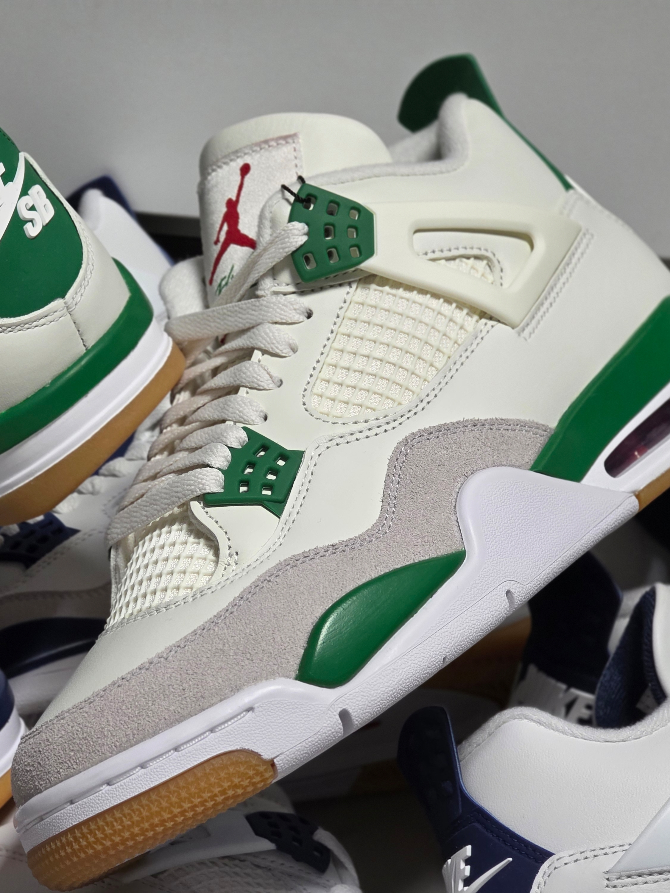 Jordan 4 x Nike SB Retro SP Pine Green 착용 스타일 - 4