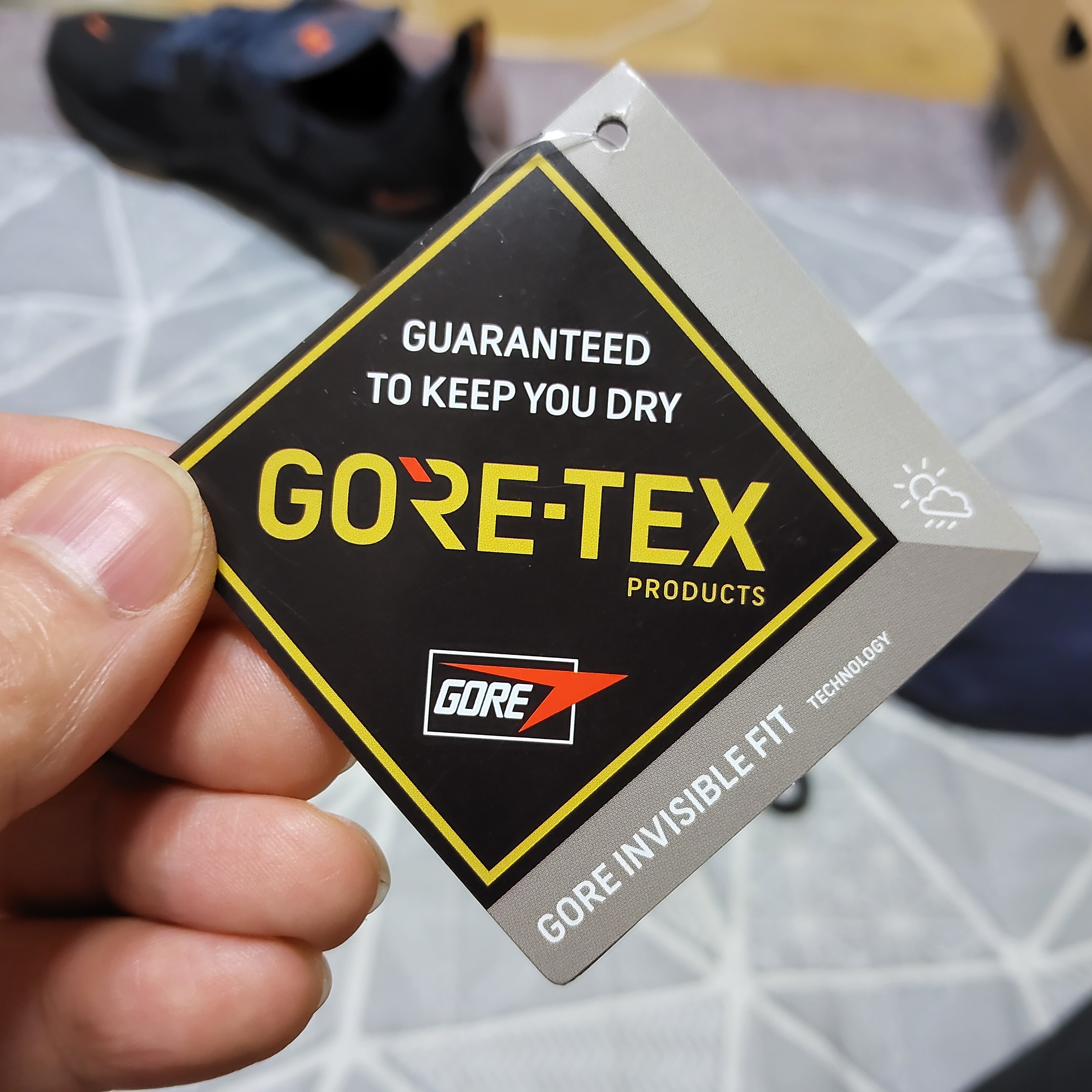 Nike Pegasus Trail 2 Gore-Tex Black Metallic Dark Grey 착용 스타일 - 8