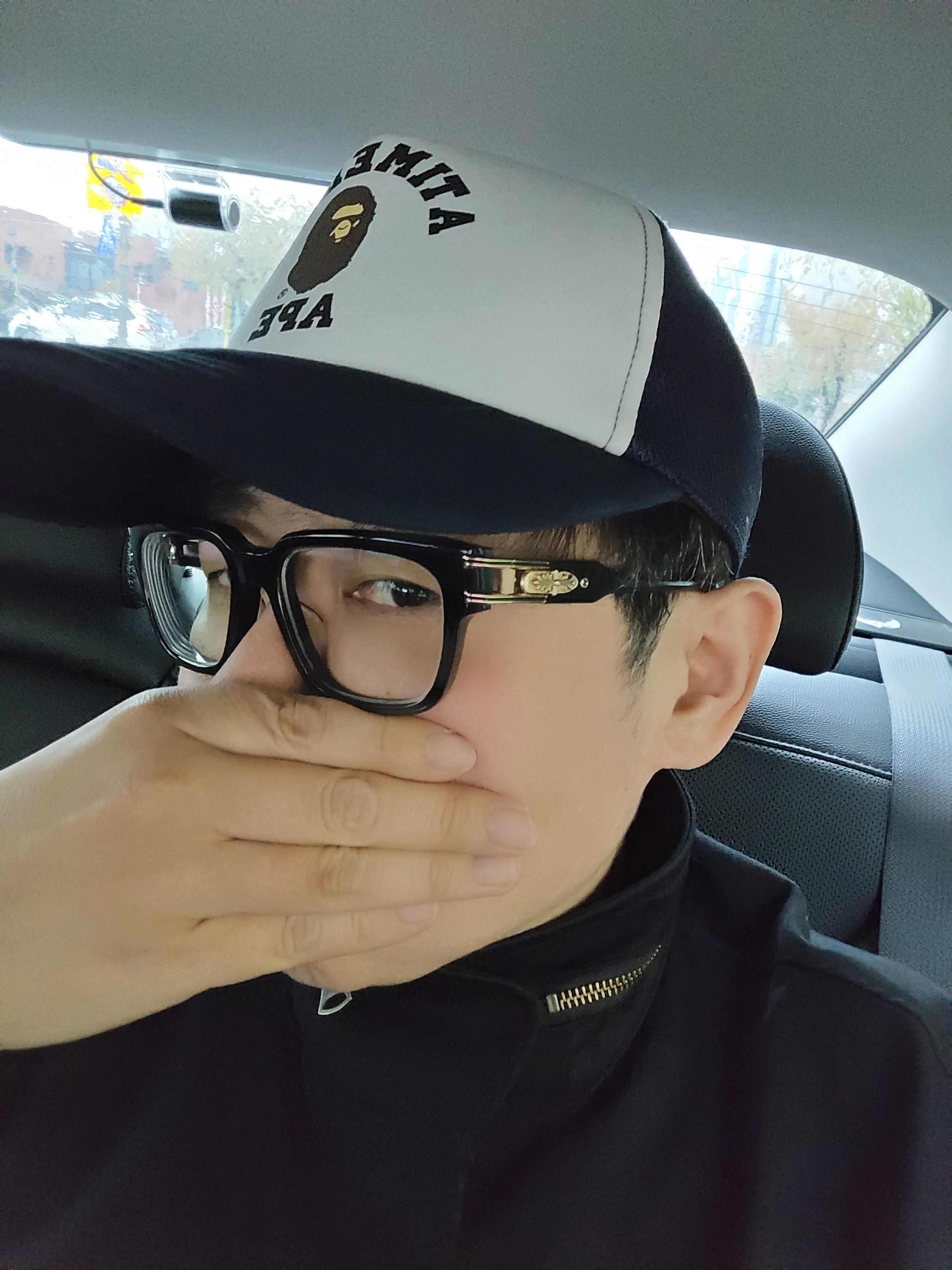 Chrome Hearts Bulge Black Gold Plated, BAPE x JJJJound College Mesh Cap White Navy 착용 스타일