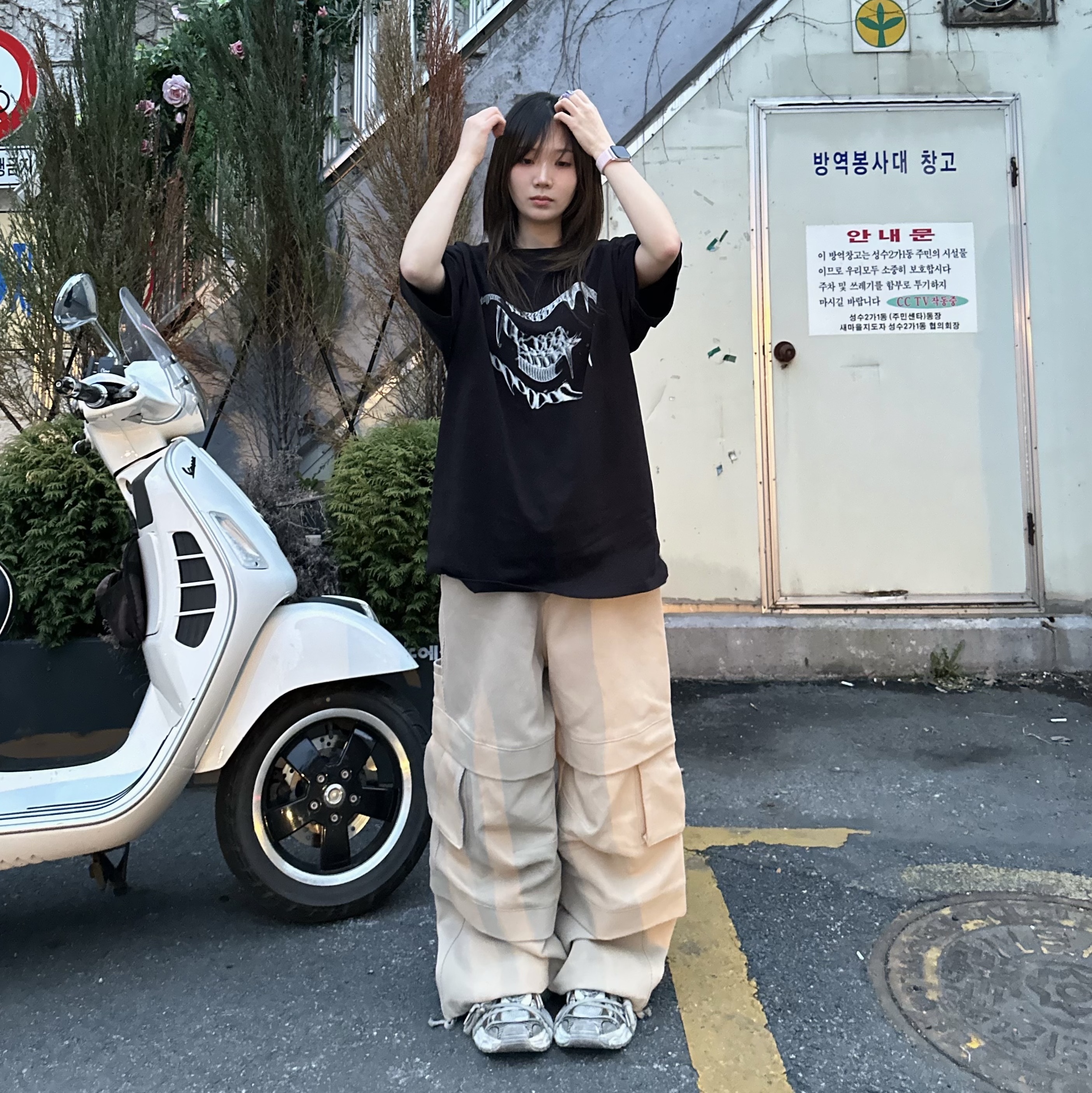 Balenciaga 3XL Sneakers Light Beige 착용 스타일 - 6