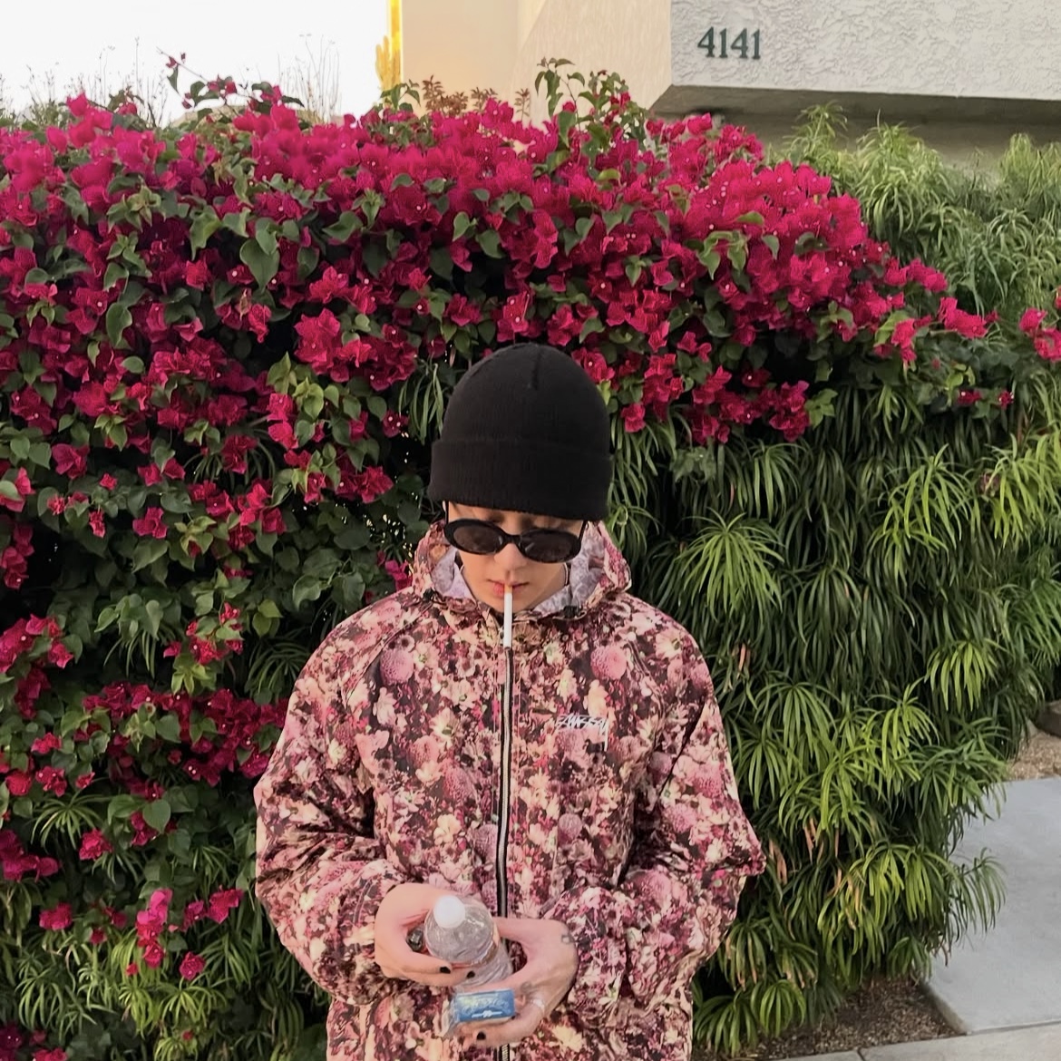 Stussy Floral Nylon Beach Shell Jacket Maroon 착용 스타일