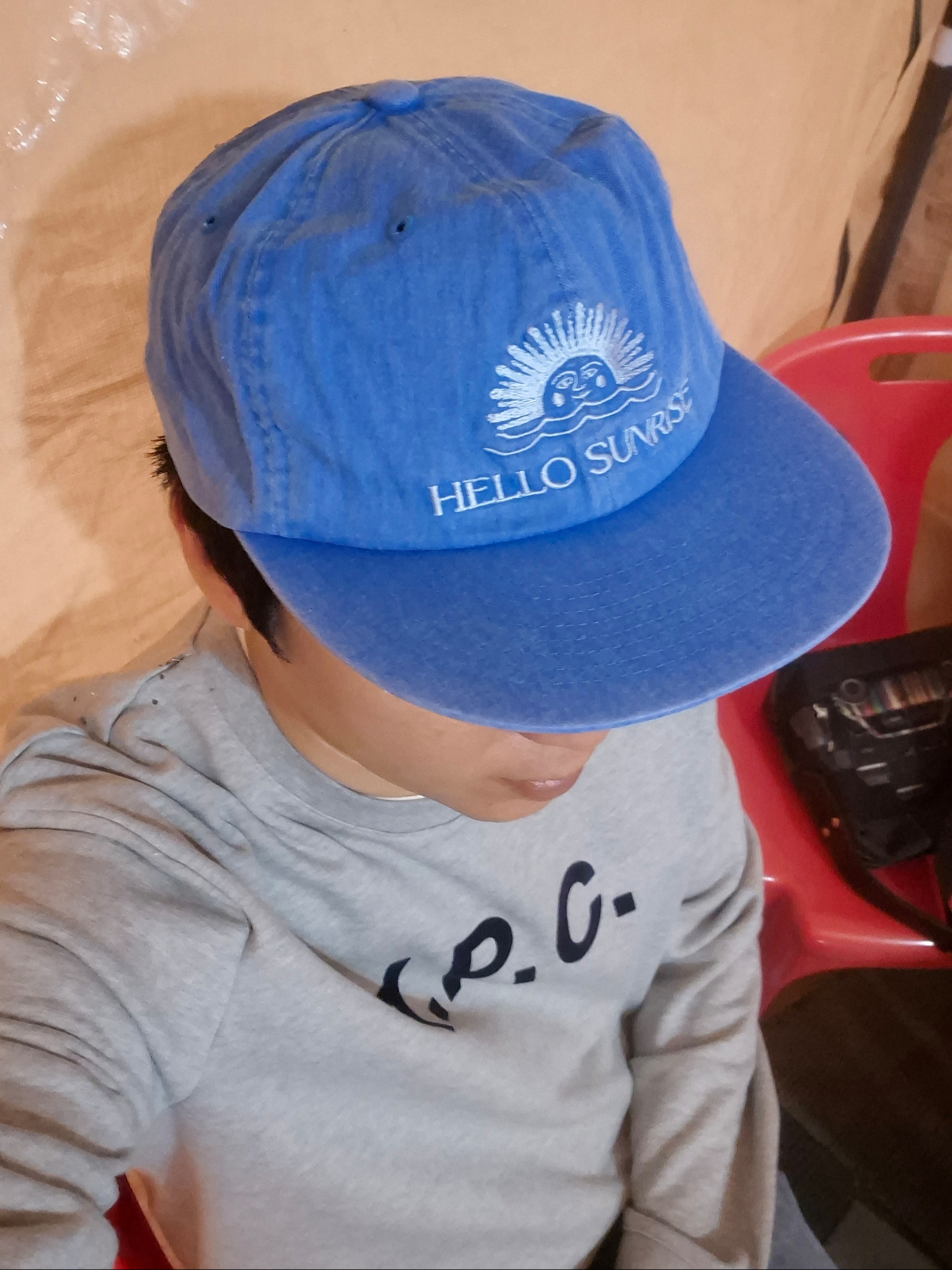 A.P.C. VPC Sweatshirt Heather Grey, Hello Sunrise Washed OG Logo 6panel Cap Marlin Blue 착용 스타일 - 4