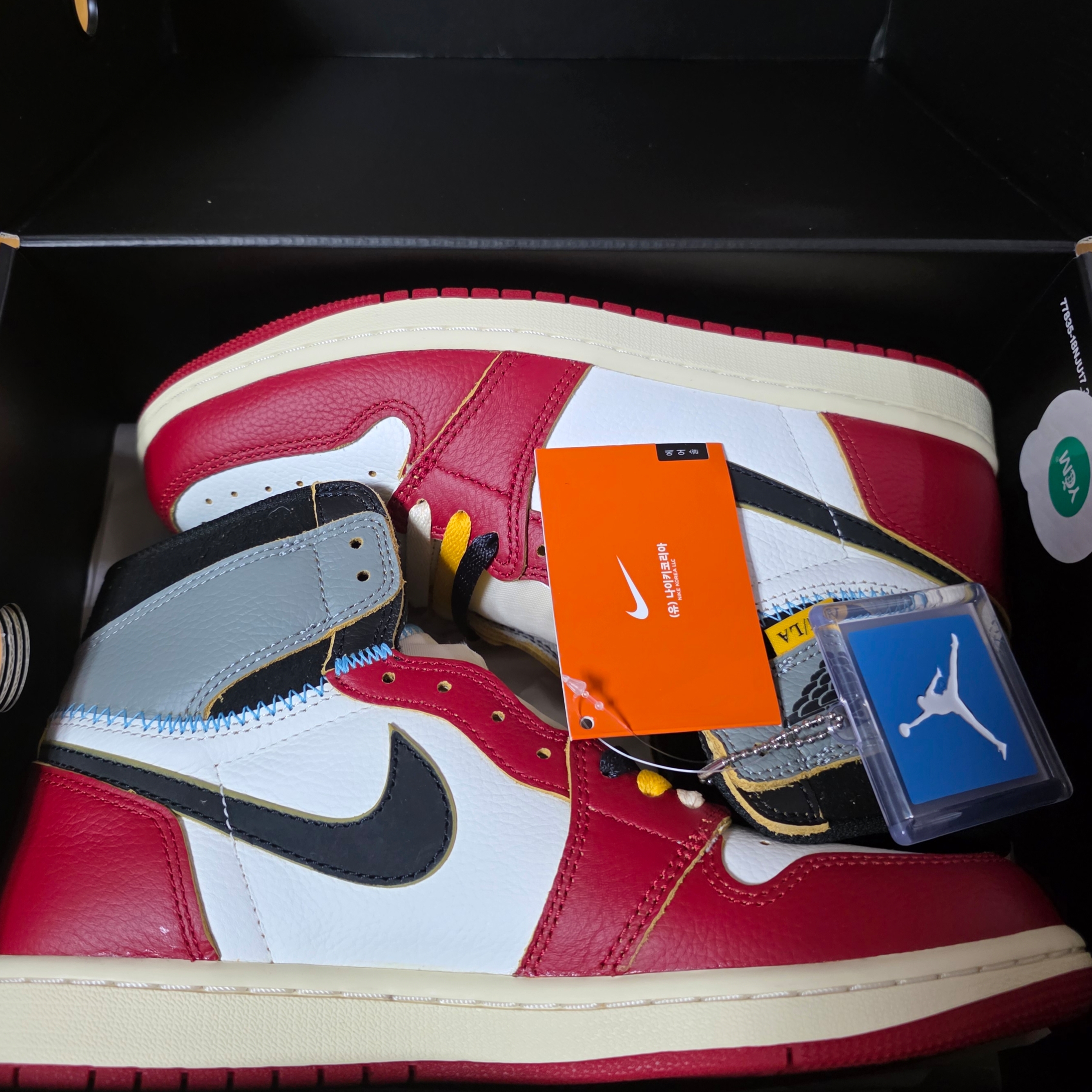 Jordan 1 x Union Retro High OG Chicago Shadow 착용 스타일 - 1