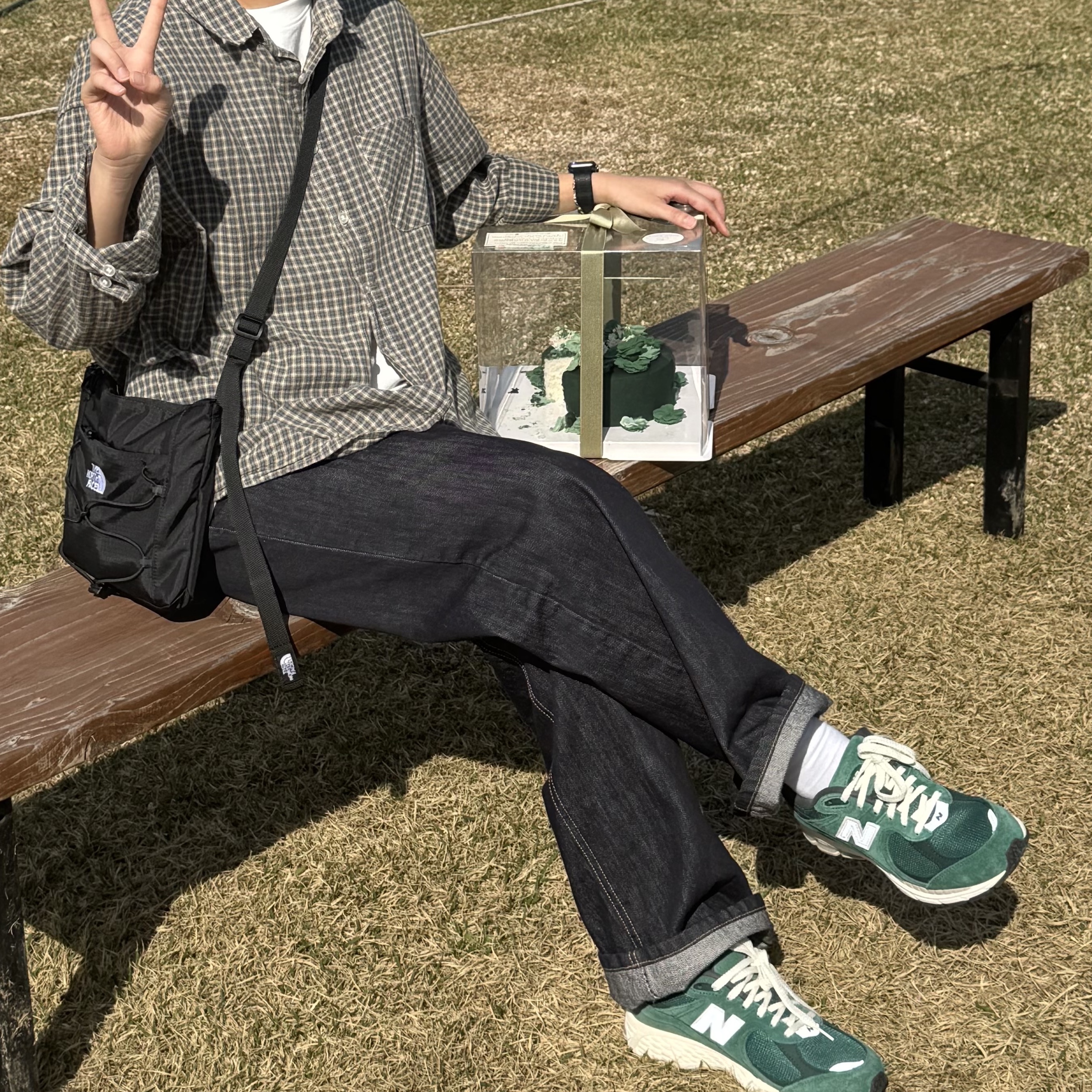 New Balance 2002R Nightwatch Green 착용 스타일