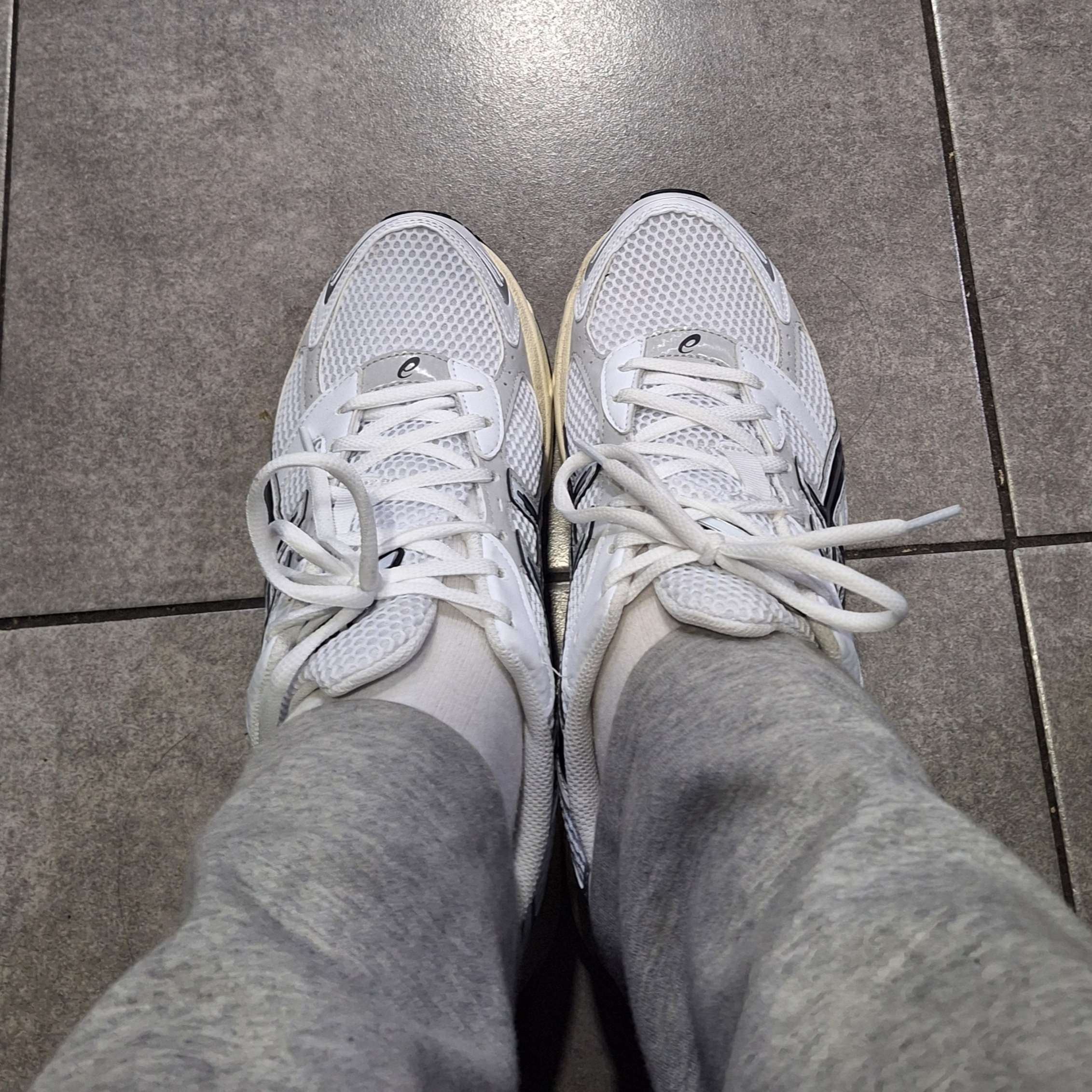 Asics Gel-1130 White Cloud Grey 착용 스타일