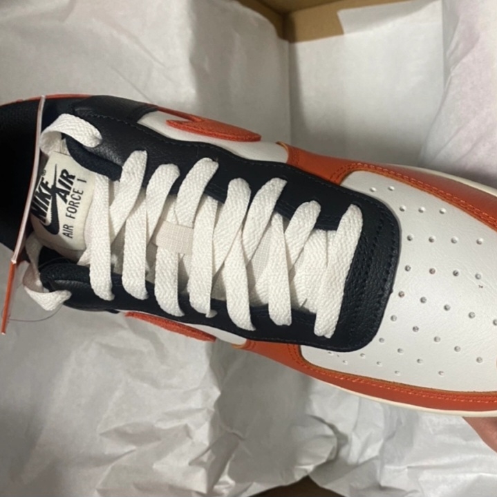 Nike Air Force 1 '07 LV8 Black Vintage Coral 착용 스타일 - 1