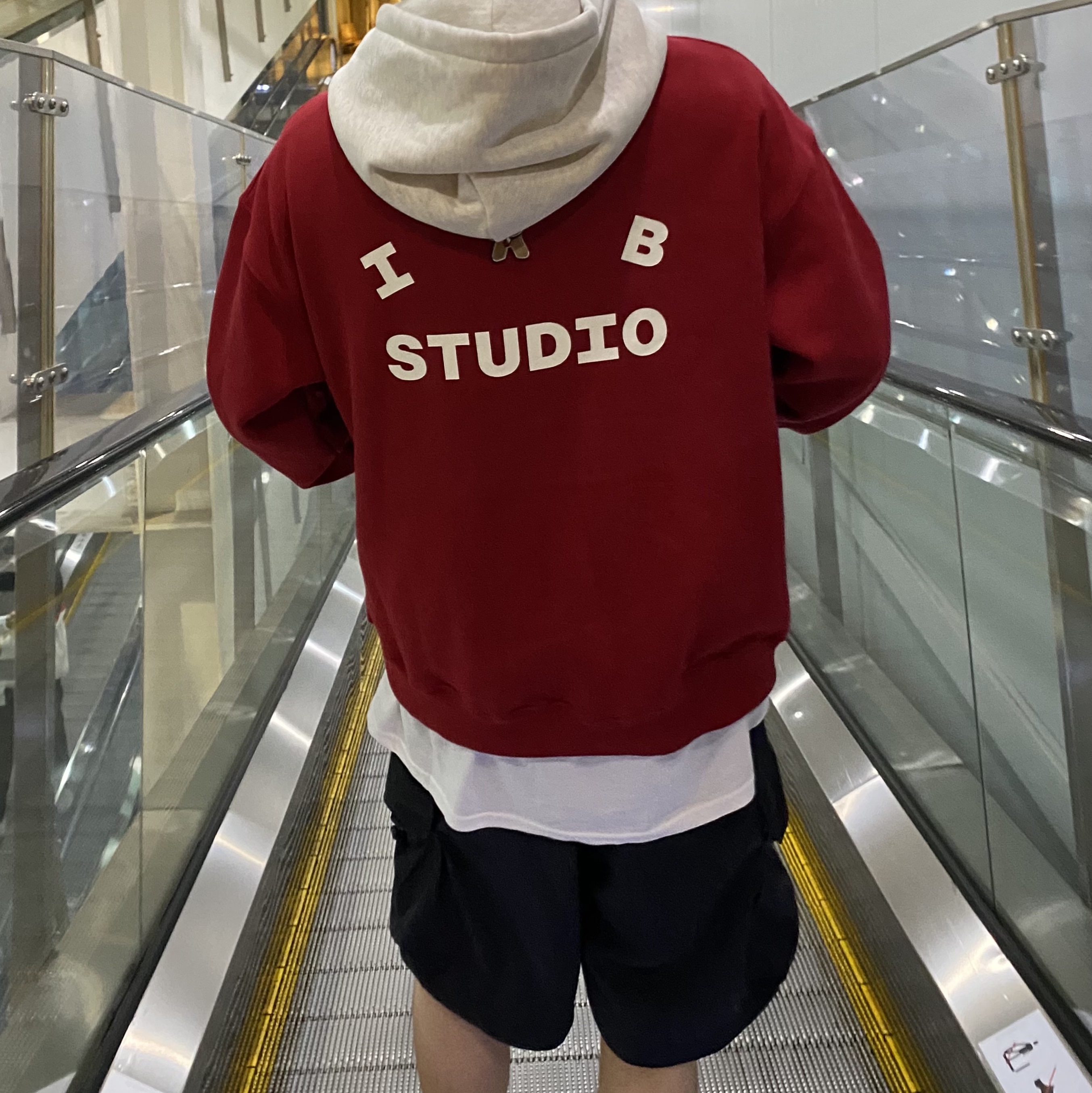 IAB Studio 24 Christmas Hoodie Burgundy Oatmeal, Jordan 1 Retro High OG Chicago 2022 착용 스타일 - 2