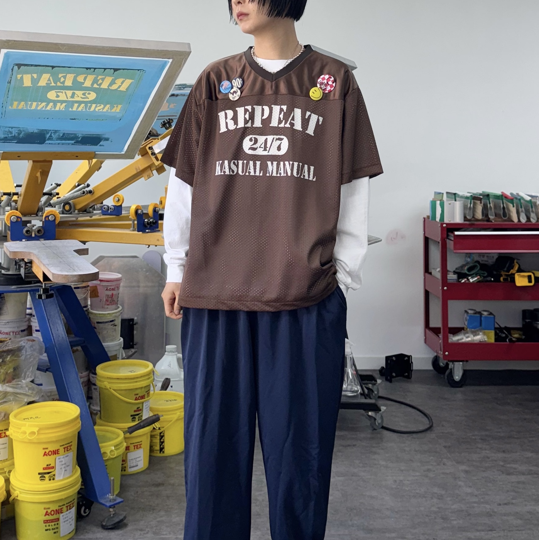 (W) Kasual Manual Mesh T-Shirt Brown 착용 스타일