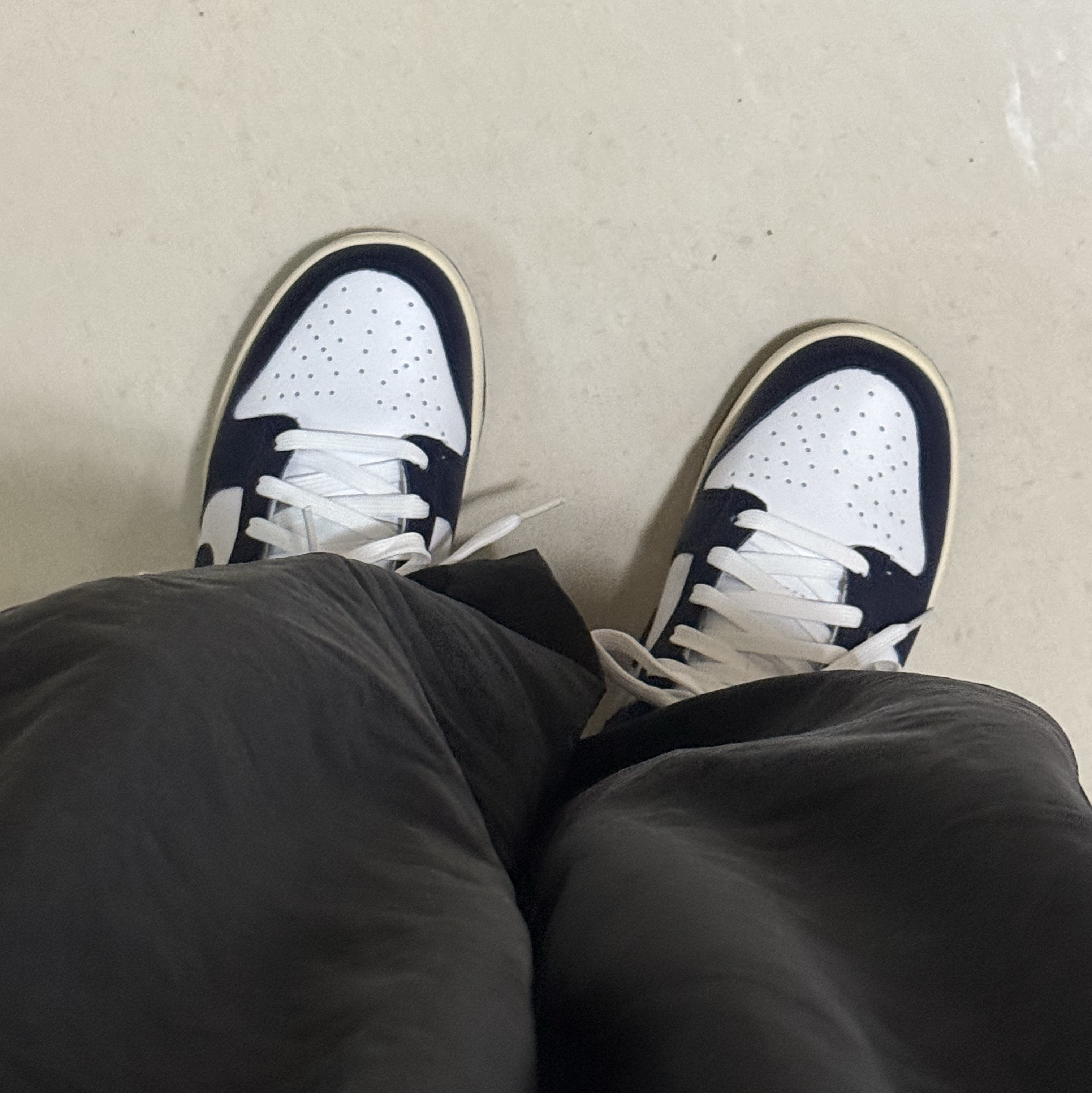 (W) Nike Dunk Low Vintage Midnight Navy 착용 스타일 - 3