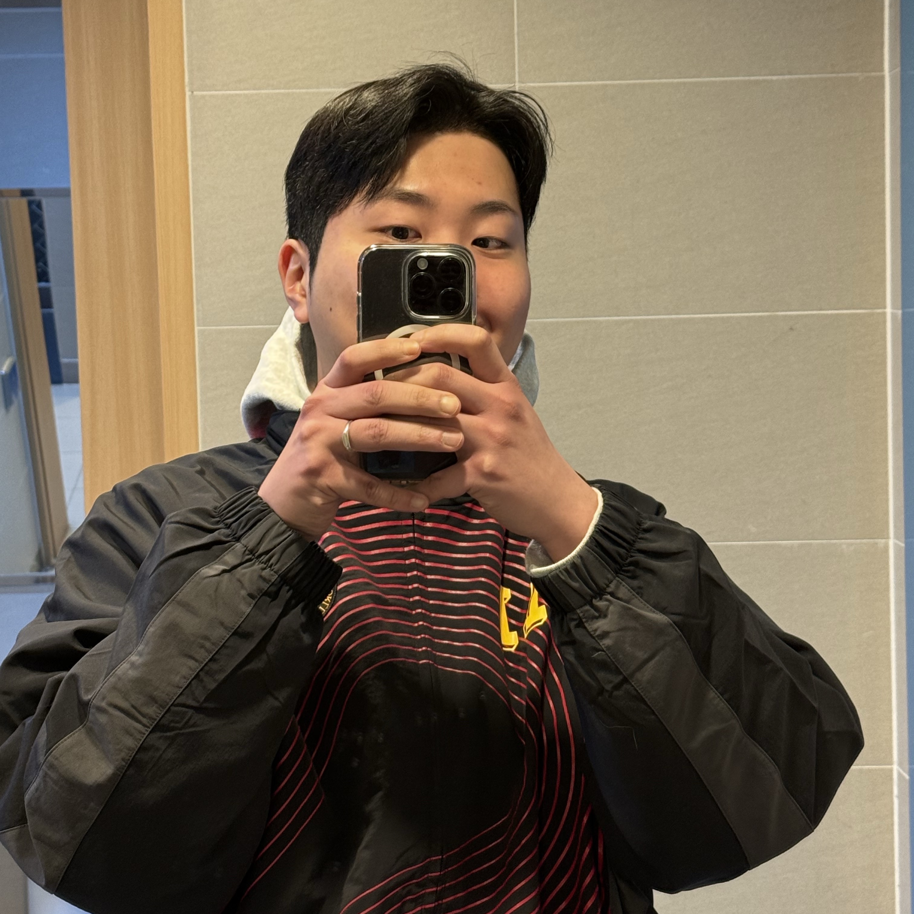 Supreme S Logo Track Jacket Black - 24FW 착용 스타일
