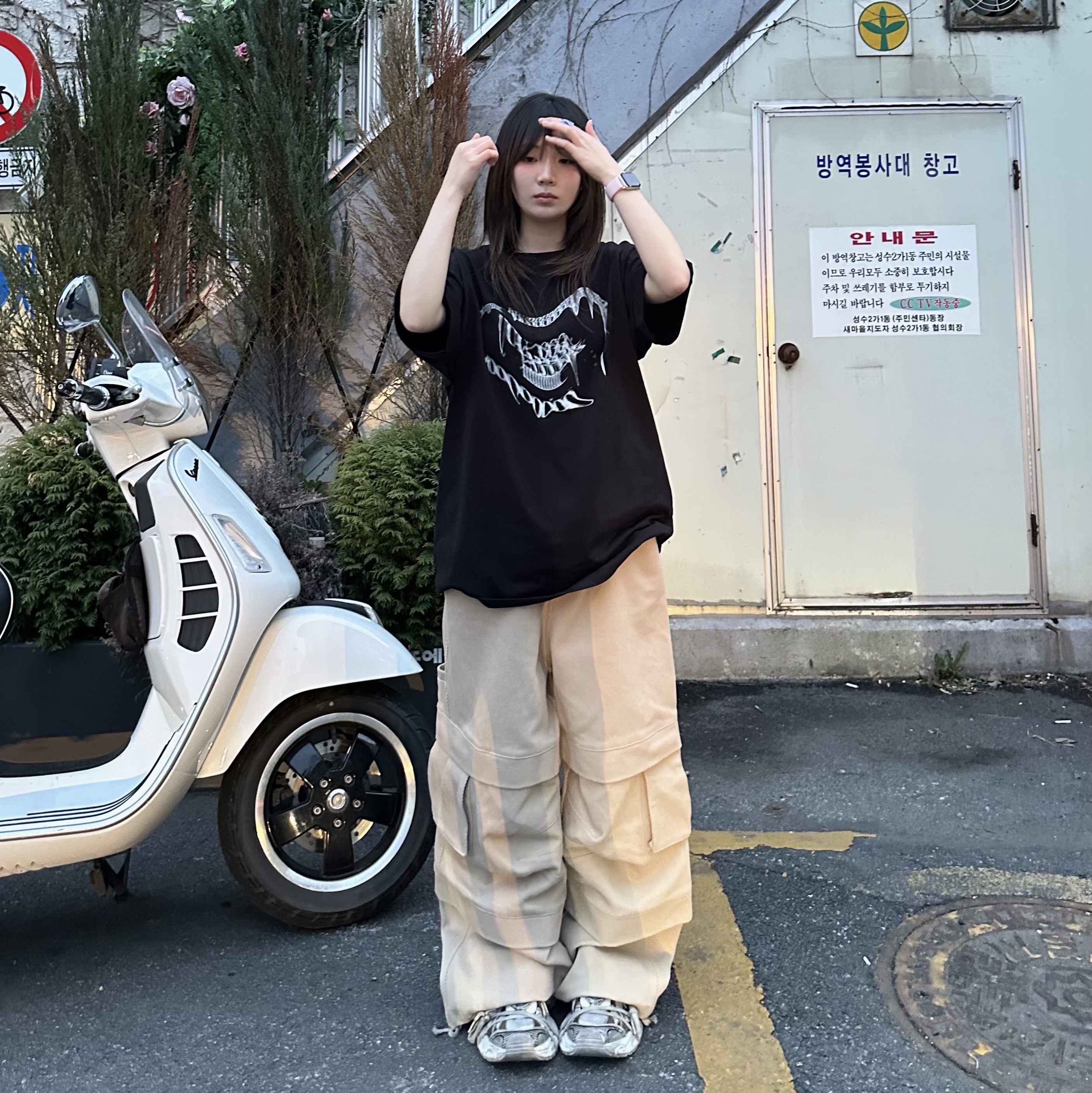 Balenciaga 3XL Sneakers Light Beige 착용 스타일 - 3