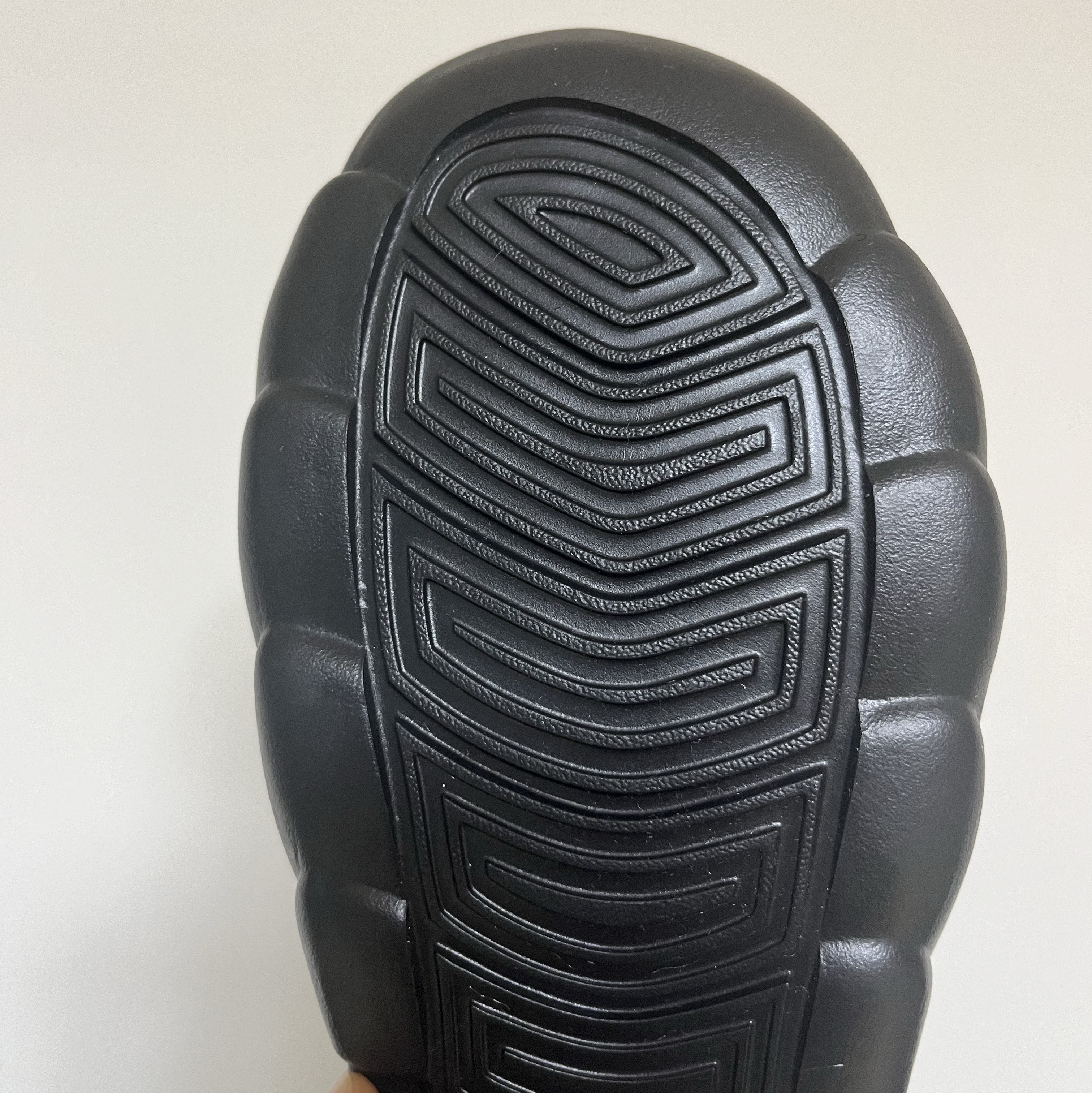 (Kids) New Balance Freedle 920 Sandal Black 착용 스타일 - 5