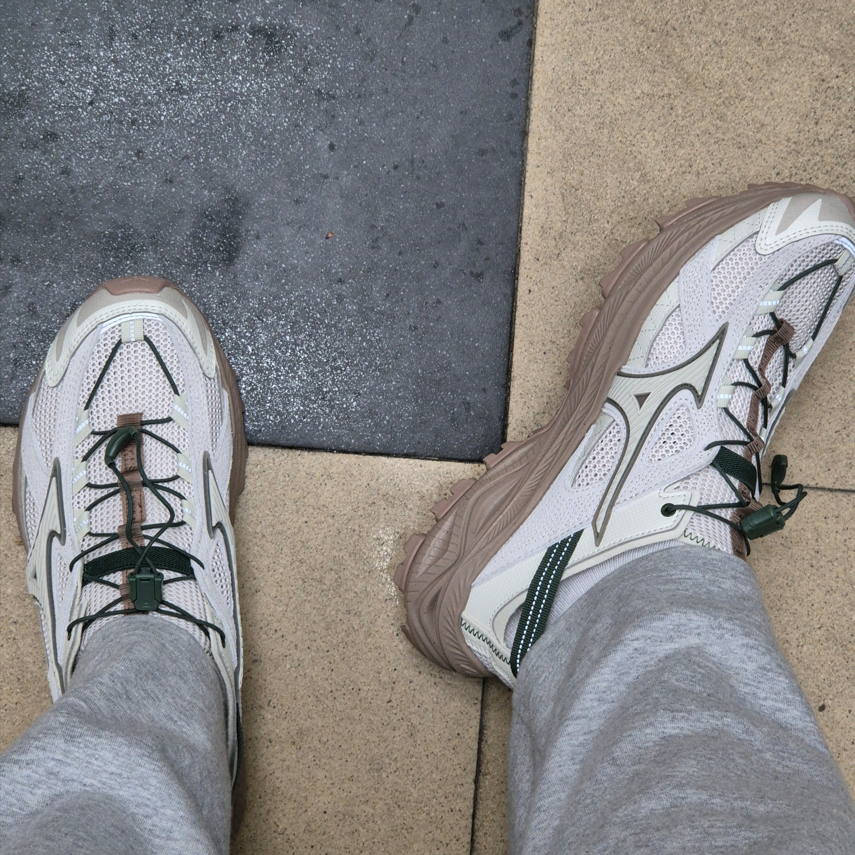 Mizuno Racer Trail SE Beige Green 착용 스타일