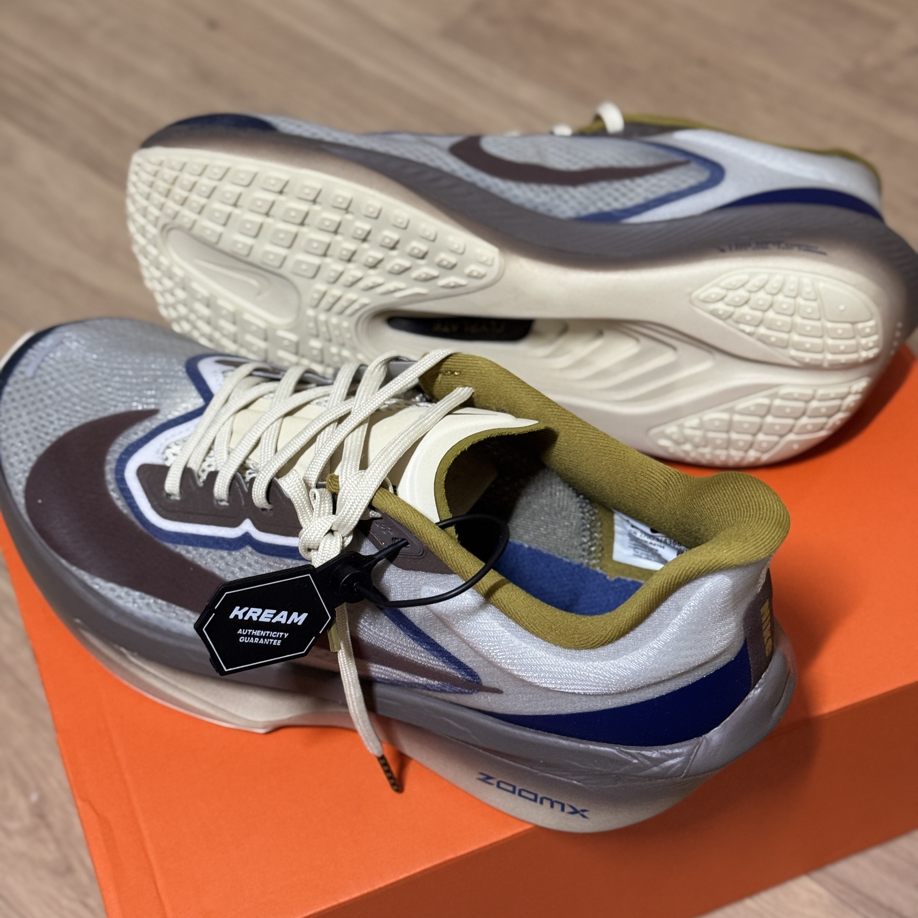 Nike Zoom Fly 6 PRM Light Bone Cave Stone 착용 스타일 - 2