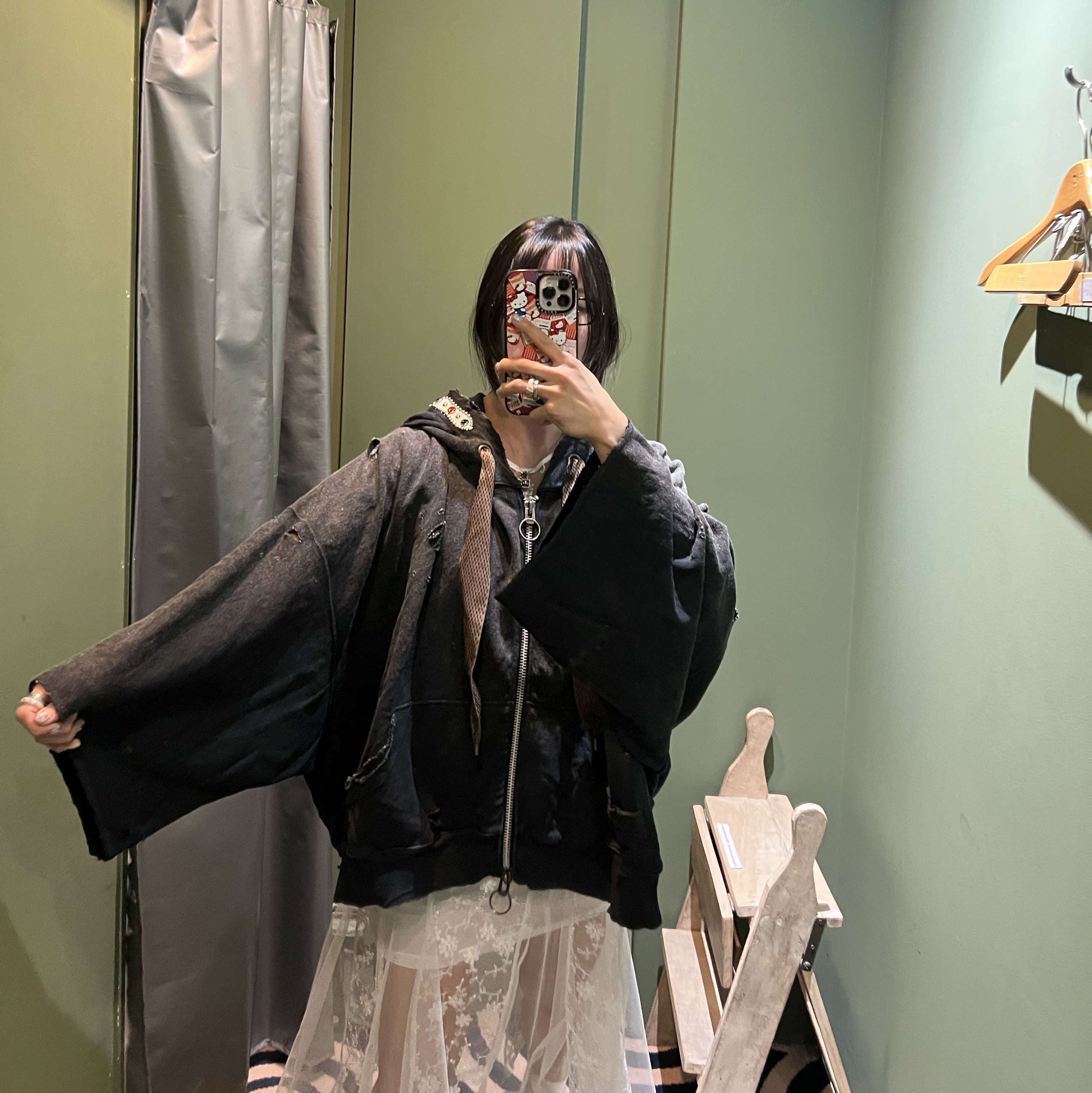 Kapital Thriller Damaged Devil Hooded Blouson Studs Remake Black 착용 스타일