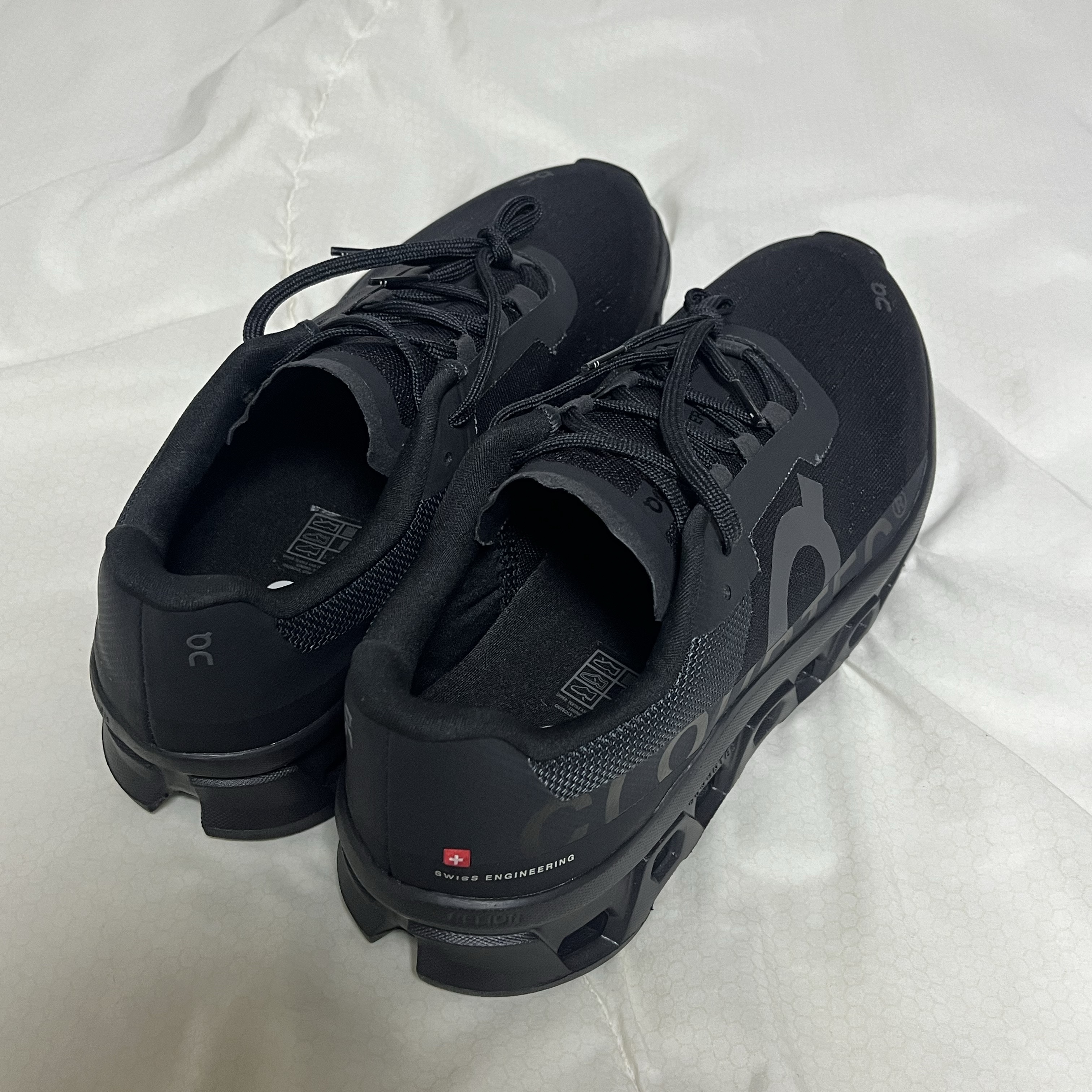 On Running Cloudmonster All Black 착용 스타일 - 2