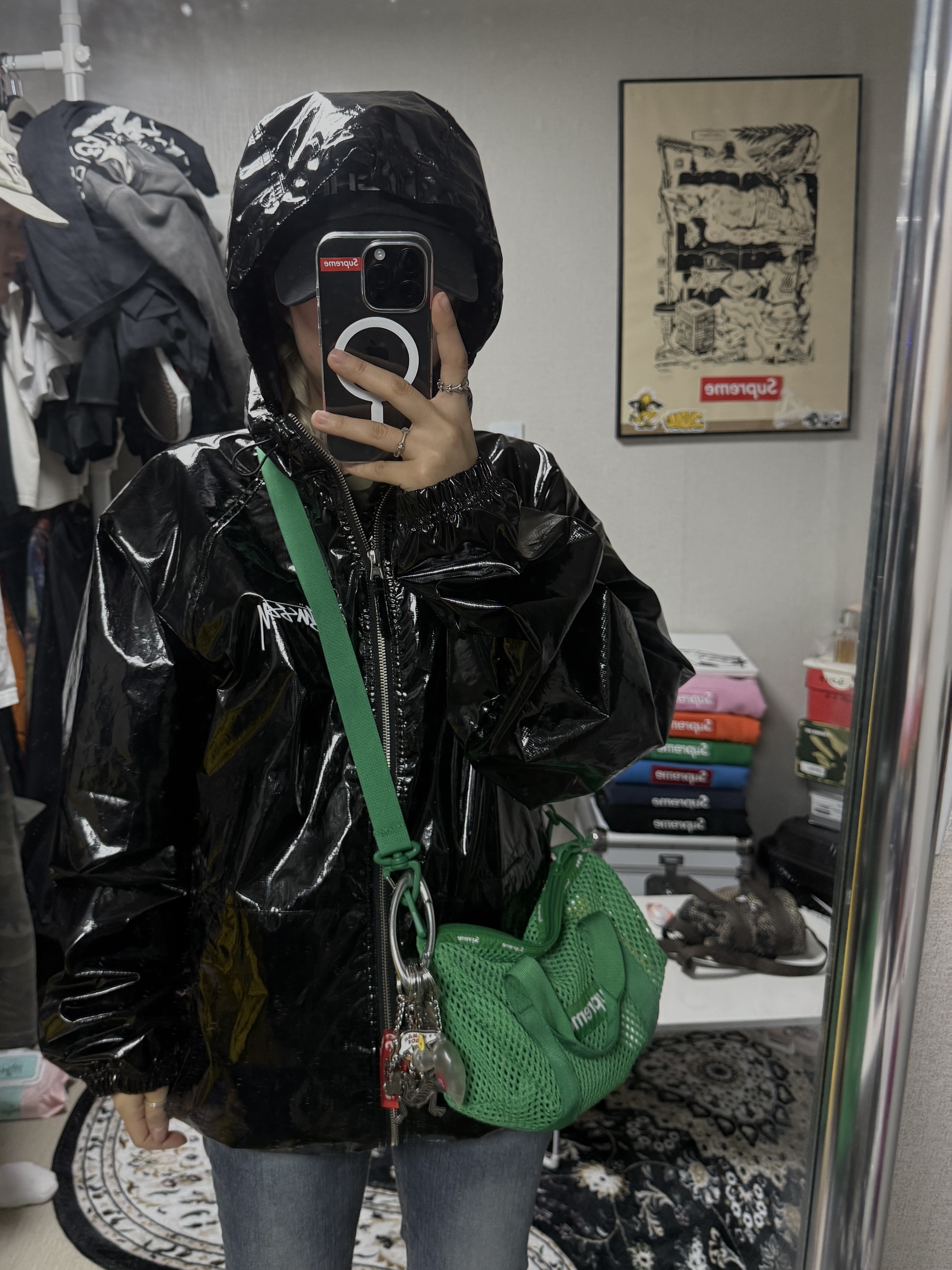 Supreme Mesh Mini Duffle Bag Green - 23SS, Stussy Beach Shell Coated Ripstop Black 착용 스타일
