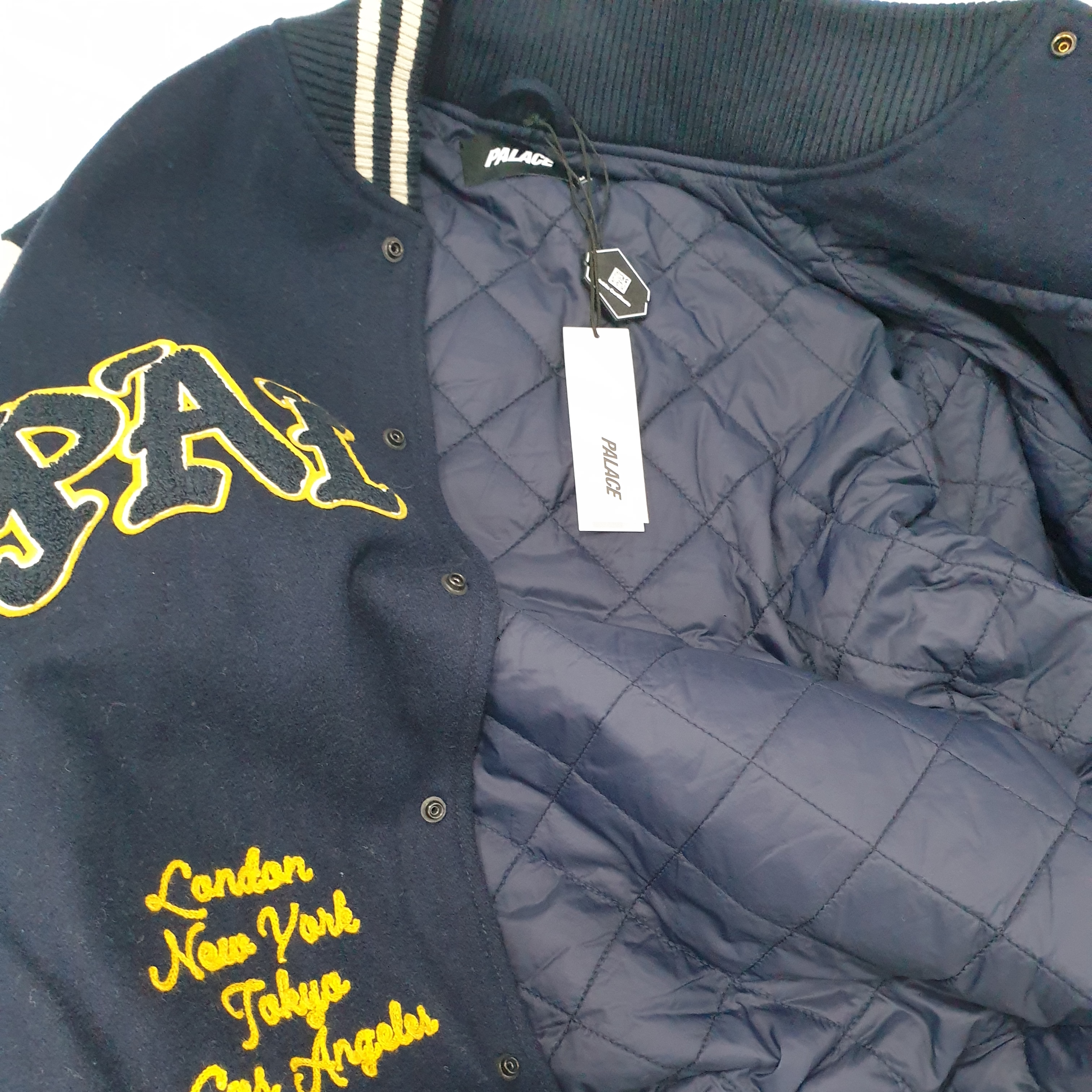 Palace Saints Varsity Jacket Navy - 24SS, Nike SB Dunk Low Pro Chicago 착용 스타일 - 2