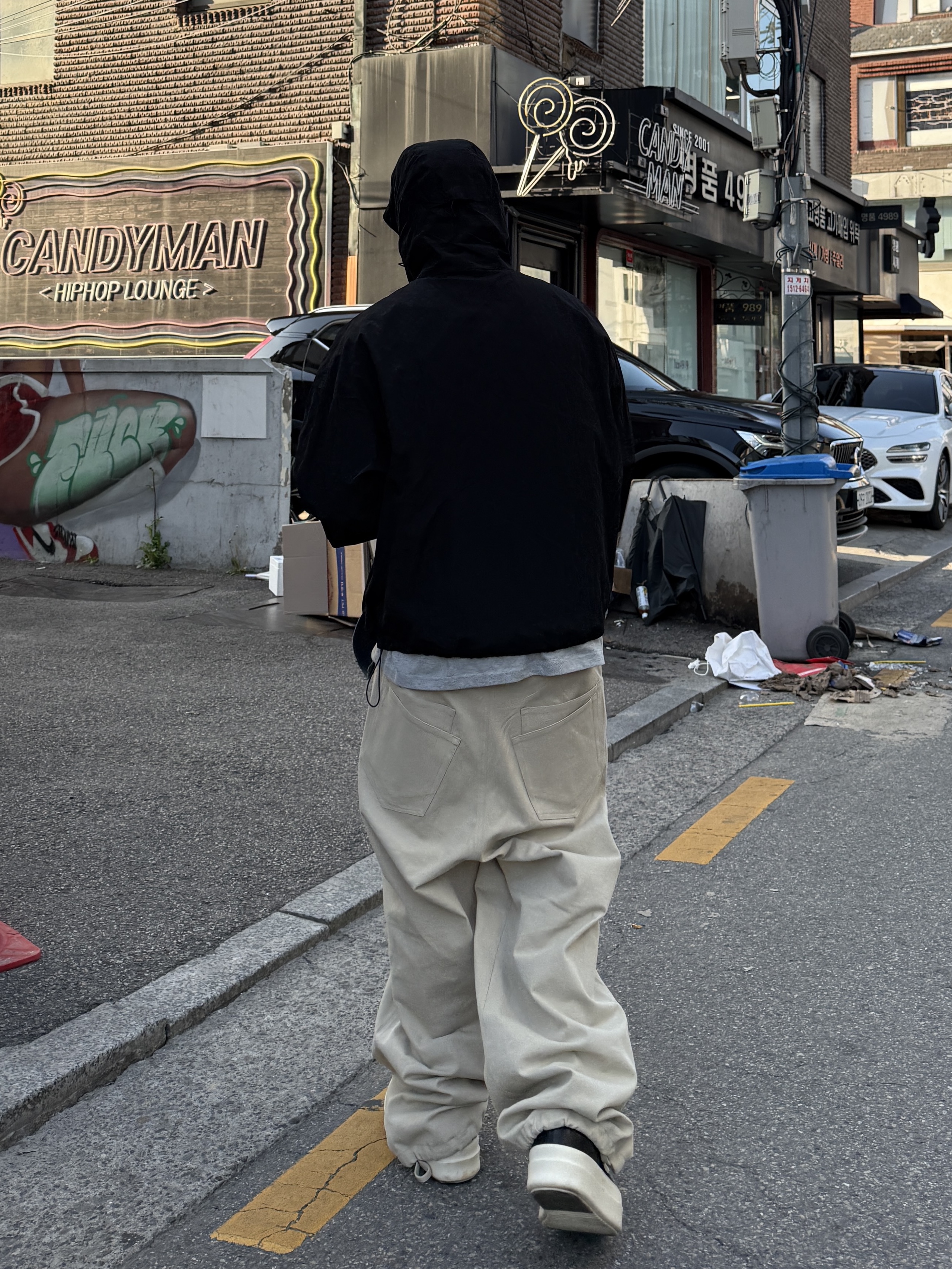 Nonnod Double pocket twill pants Beige, Nonnod Zip Jacket Matt Black 착용 스타일 - 3