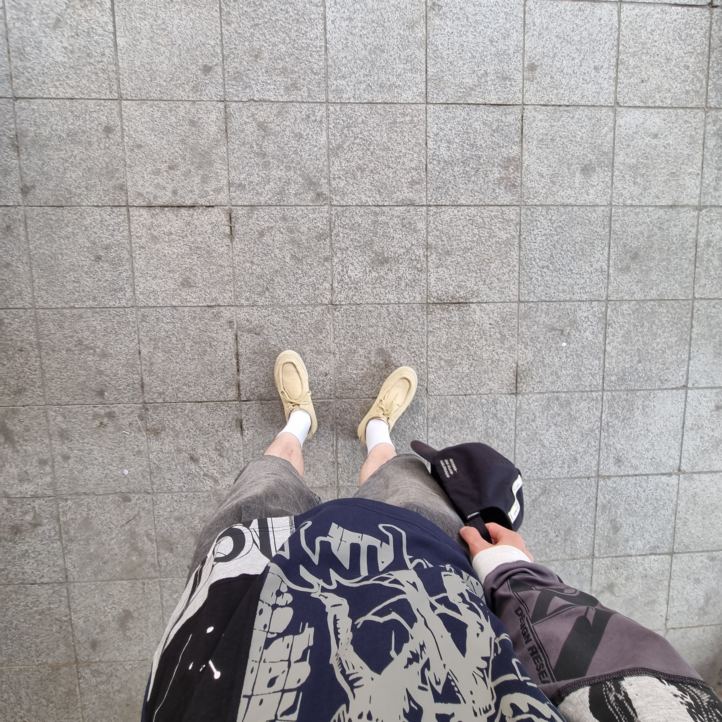 Vans Carver Low Sand Beige 착용 스타일 - 2