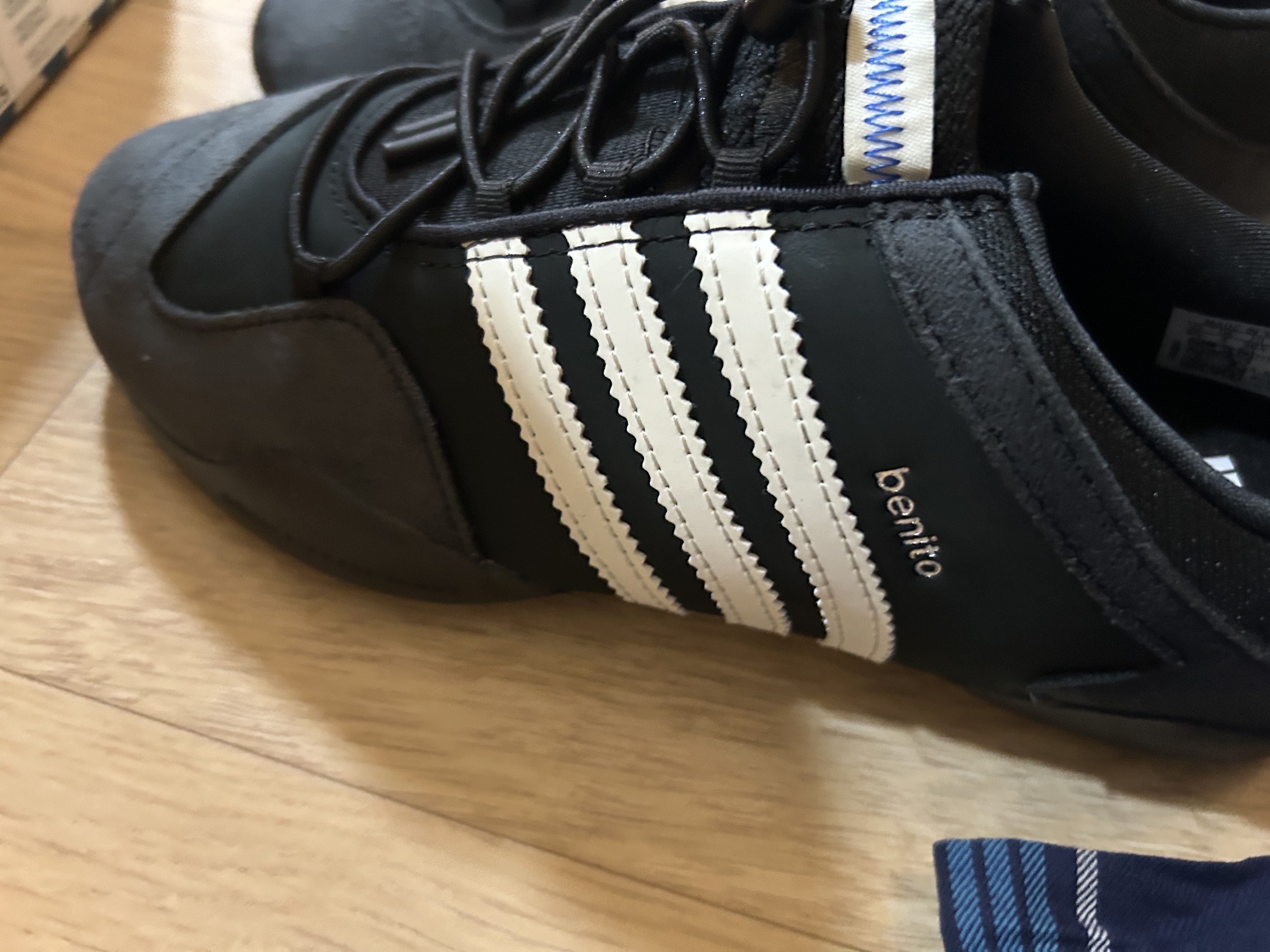 Adidas x Bad Bunny Ballerina Core Black Chalk White 착용 스타일