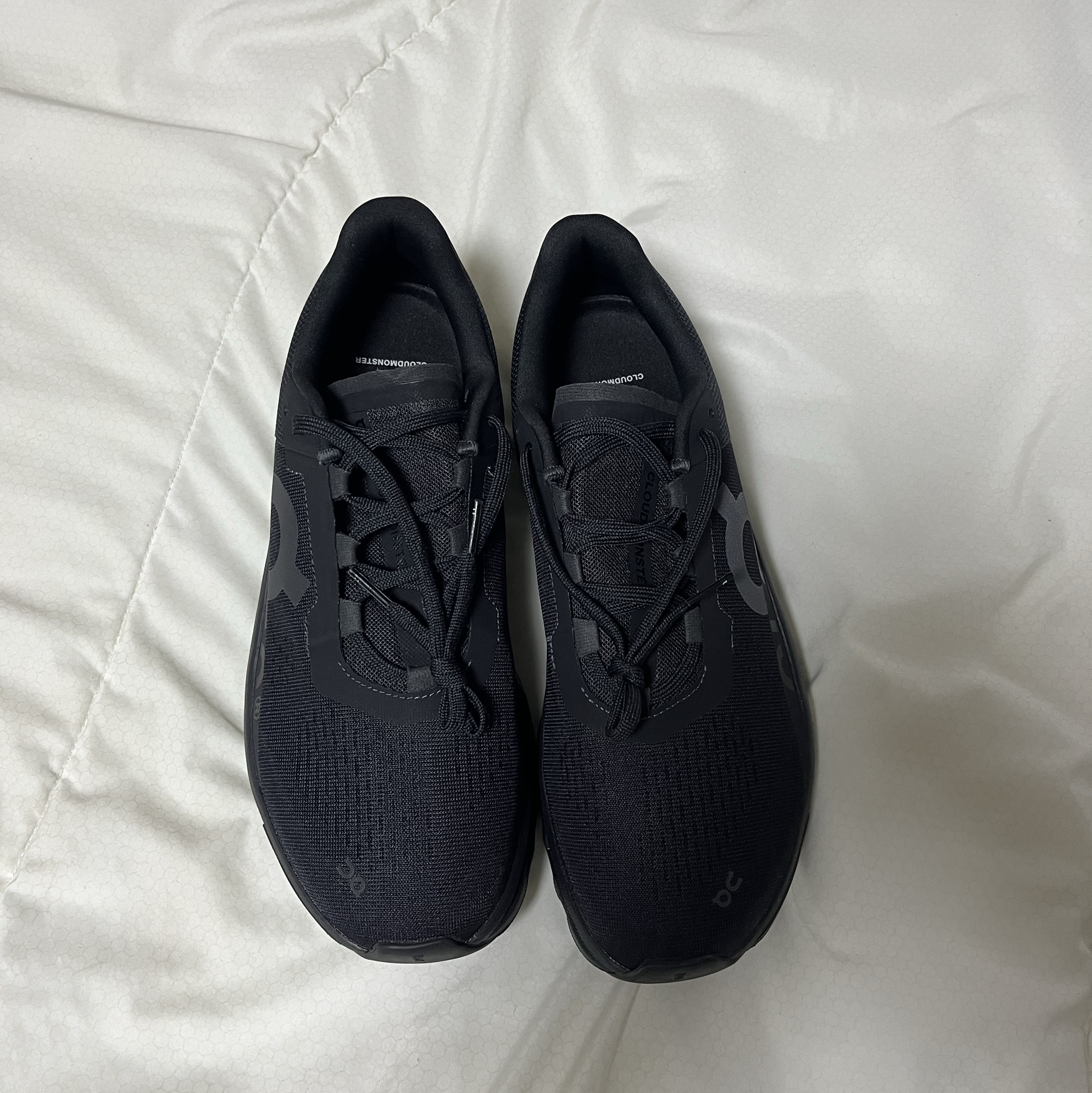 On Running Cloudmonster All Black 착용 스타일 - 4