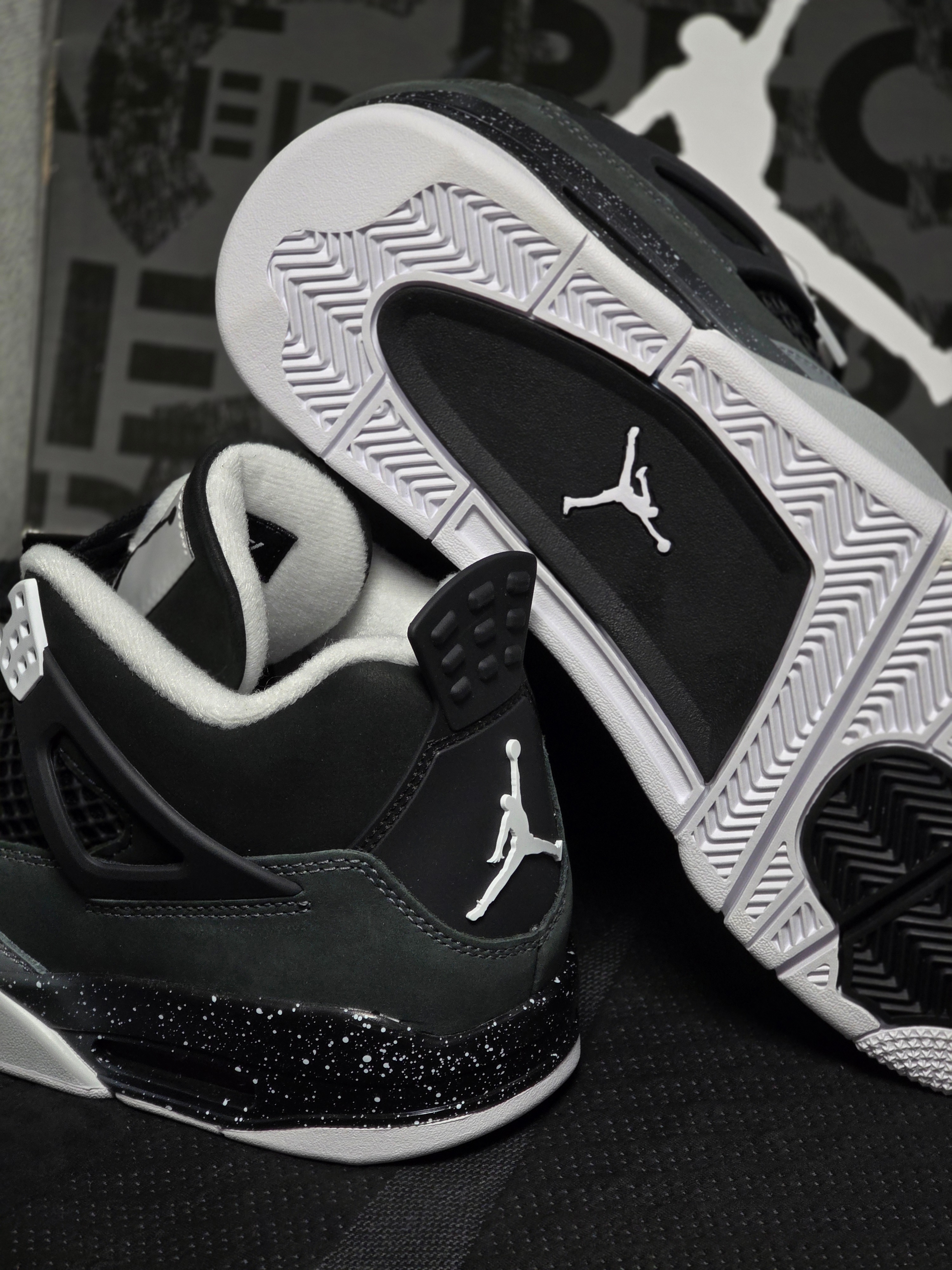Jordan 4 Retro Fear 2024 착용 스타일 - 1