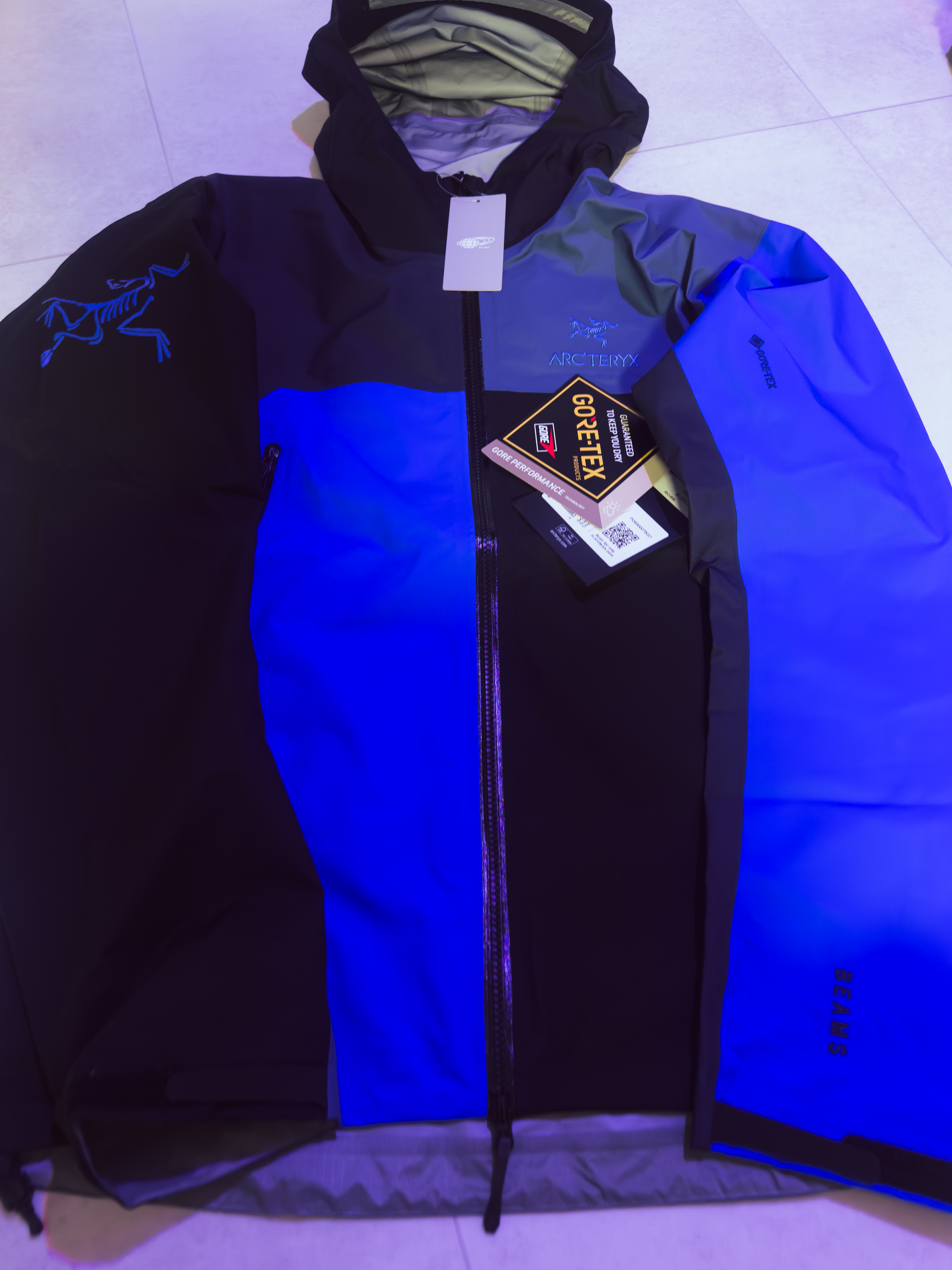 Arc'teryx x Beams Beta Jacket Boro Blue 착용 스타일