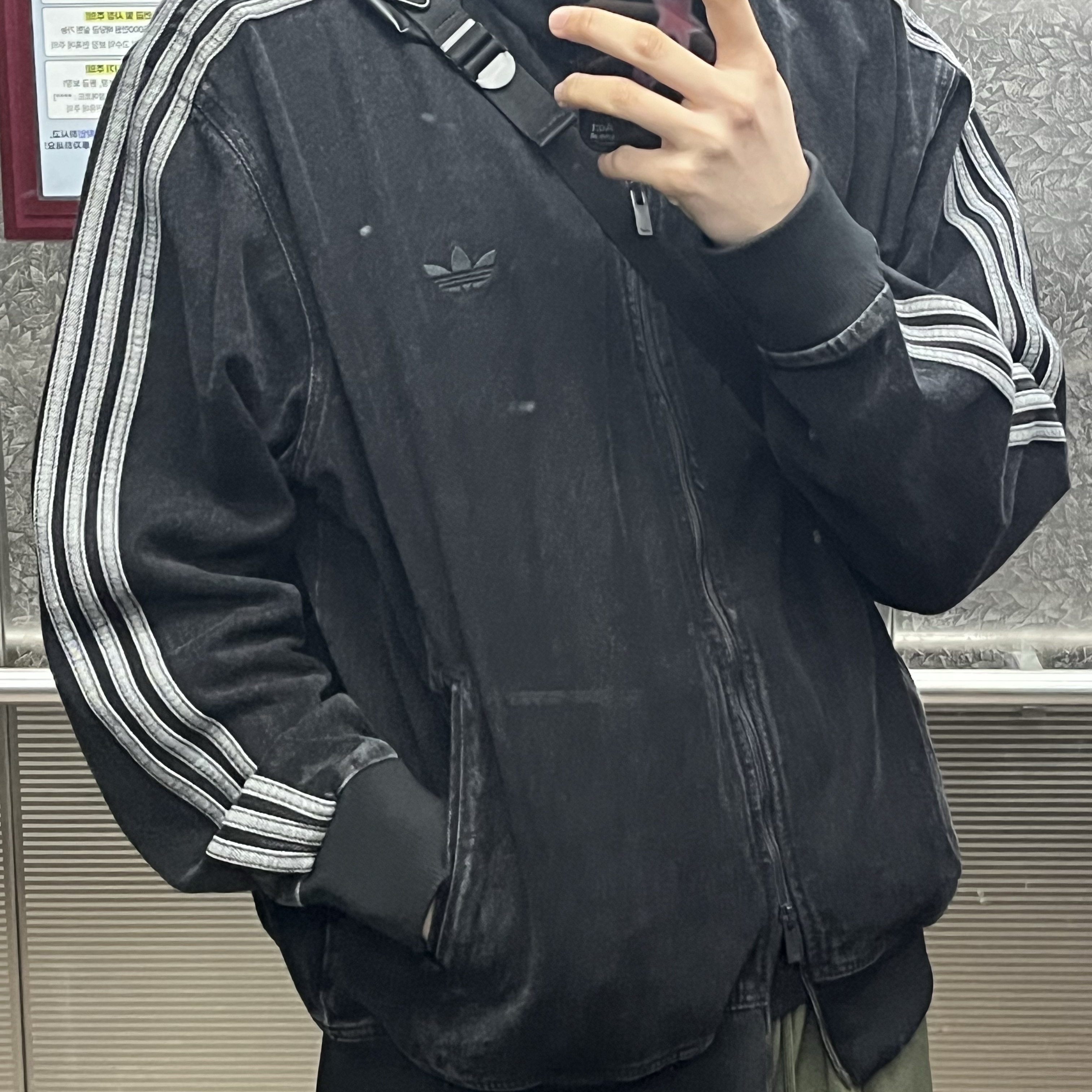 Adidas Adicolor Denim Firebird Track Top True Black Denim  - KR Sizing 착용 스타일