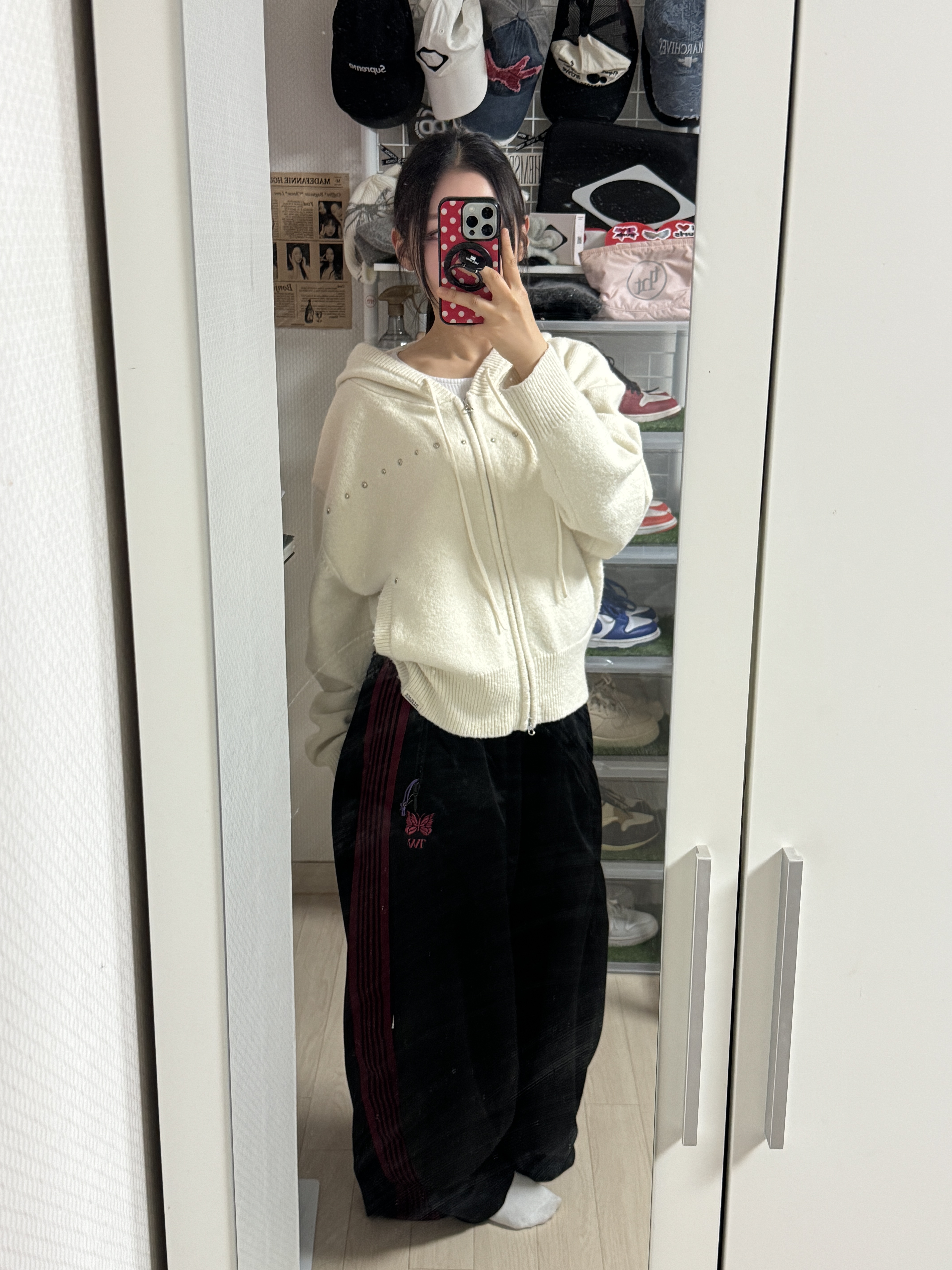 Needles x TW H.D. Track Pants Black Red 착용 스타일