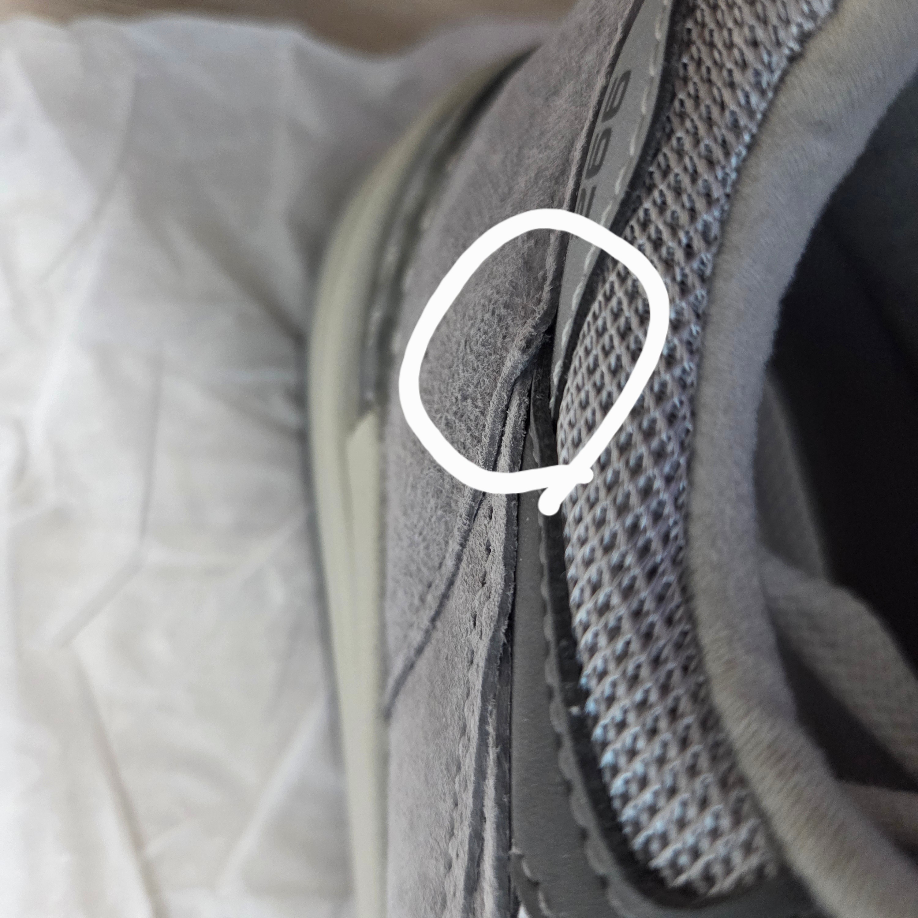 New Balance 992 Made in USA Core Grey Silver Metallic 착용 스타일 - 2