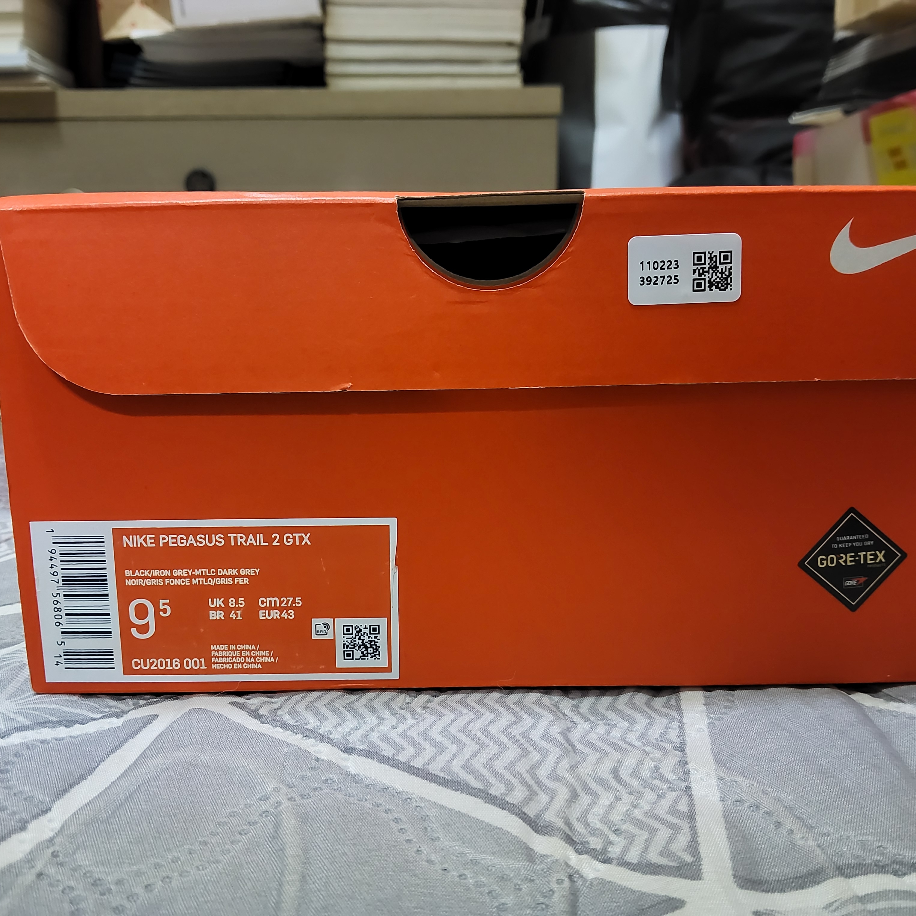 Nike Pegasus Trail 2 Gore-Tex Black Metallic Dark Grey 착용 스타일 - 7