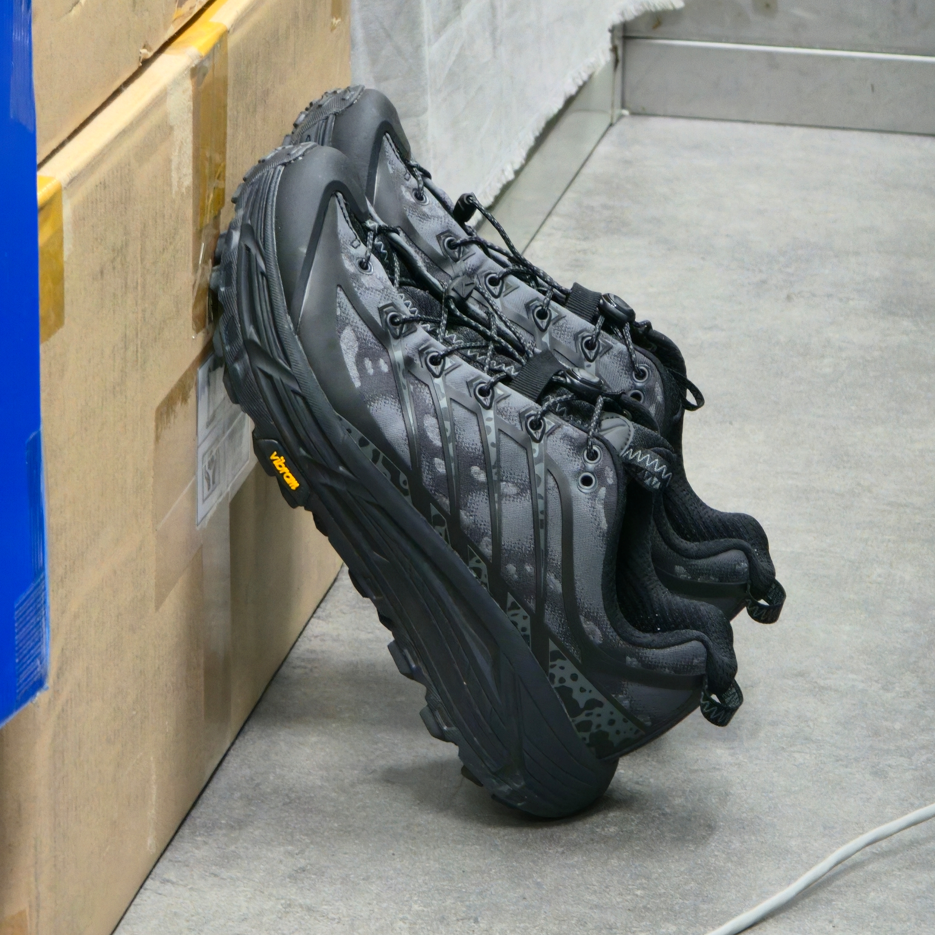 Hoka Mafate Three2 Tech Stealth Black 착용 스타일