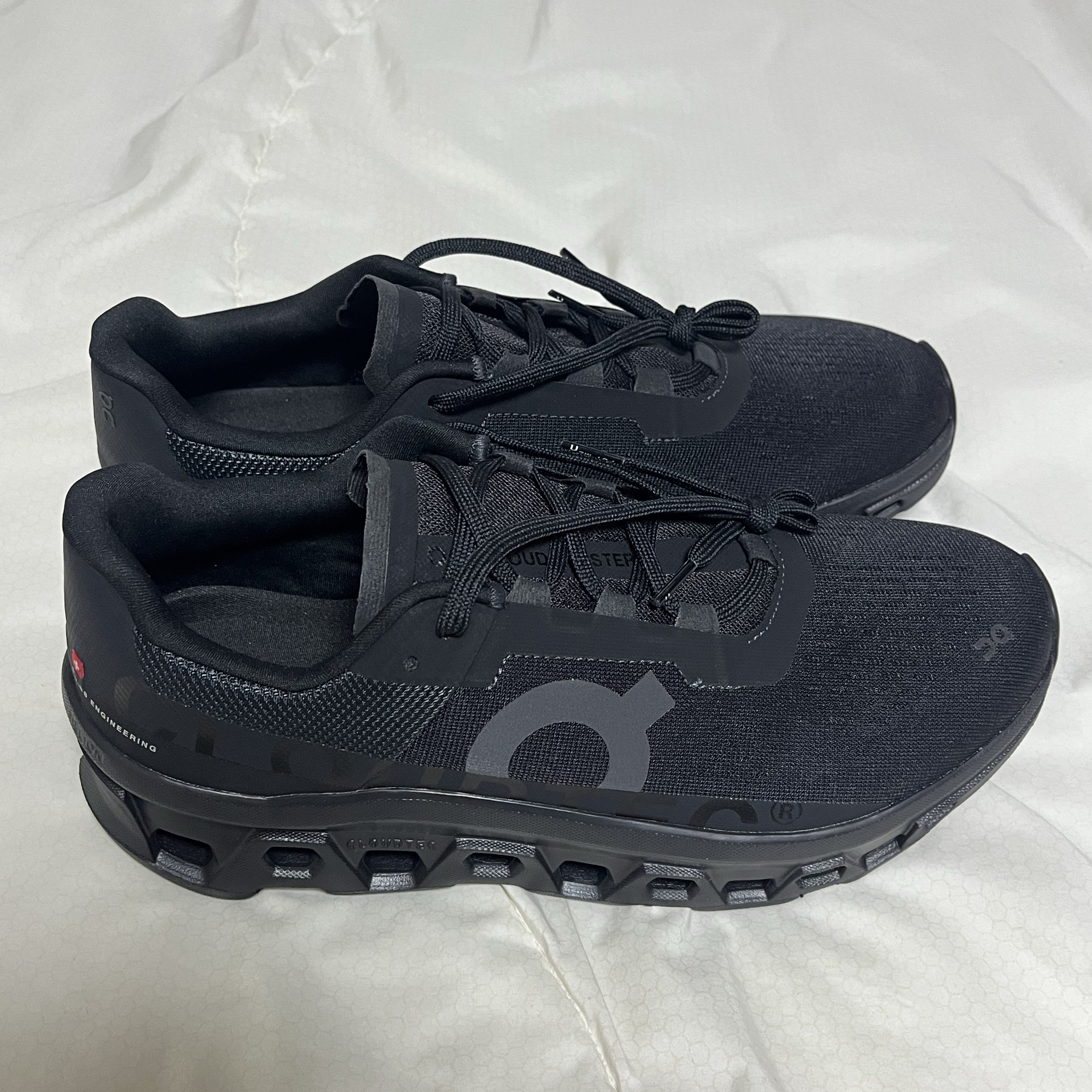 On Running Cloudmonster All Black 착용 스타일 - 3