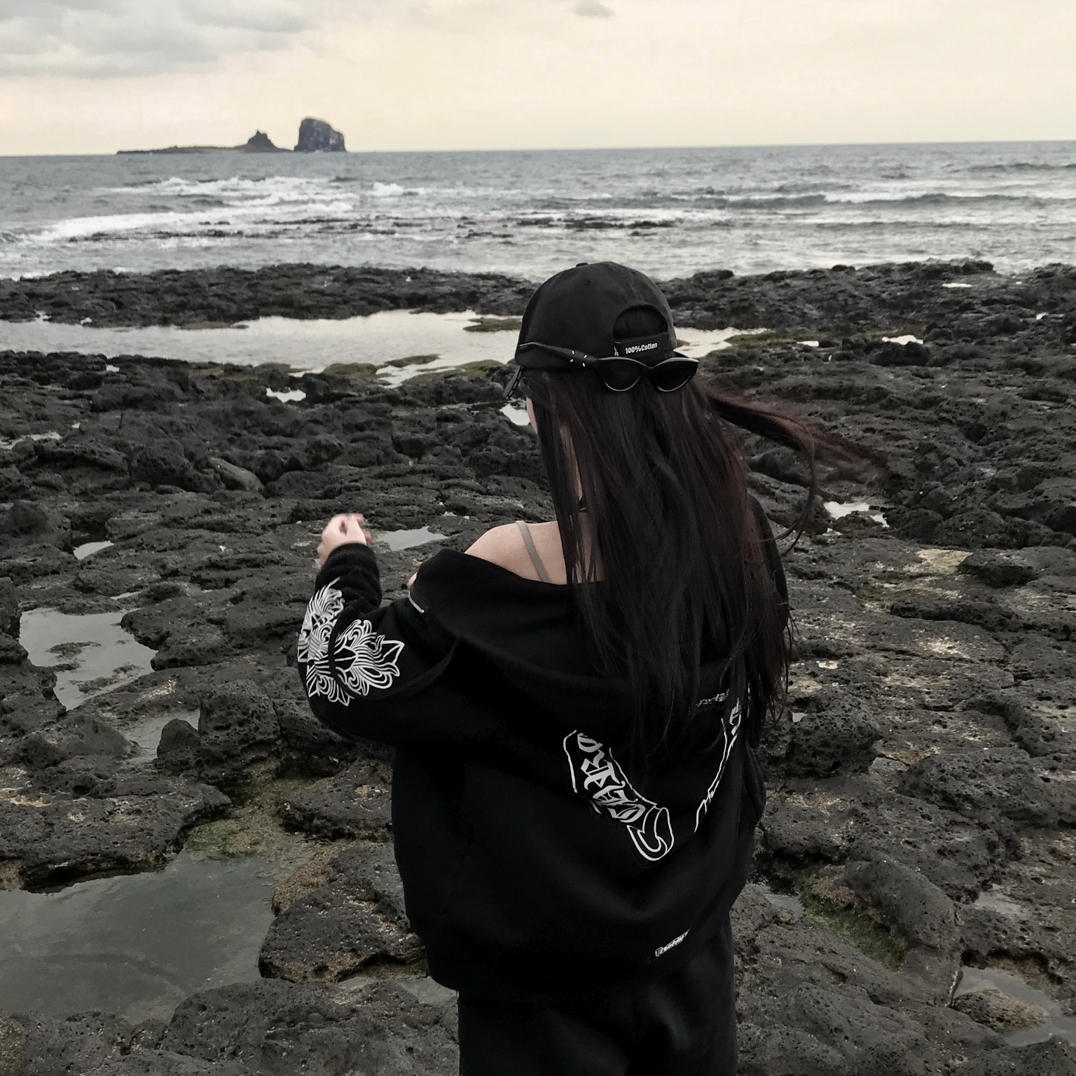 Chrome Hearts Horseshoe Floral Fuck You Logo Fleece Zip-Up Hoodie Black, (W) Hermes Small Chaine D'Ancre Enchainee Ring Sterling Silver 착용 스타일 - 2