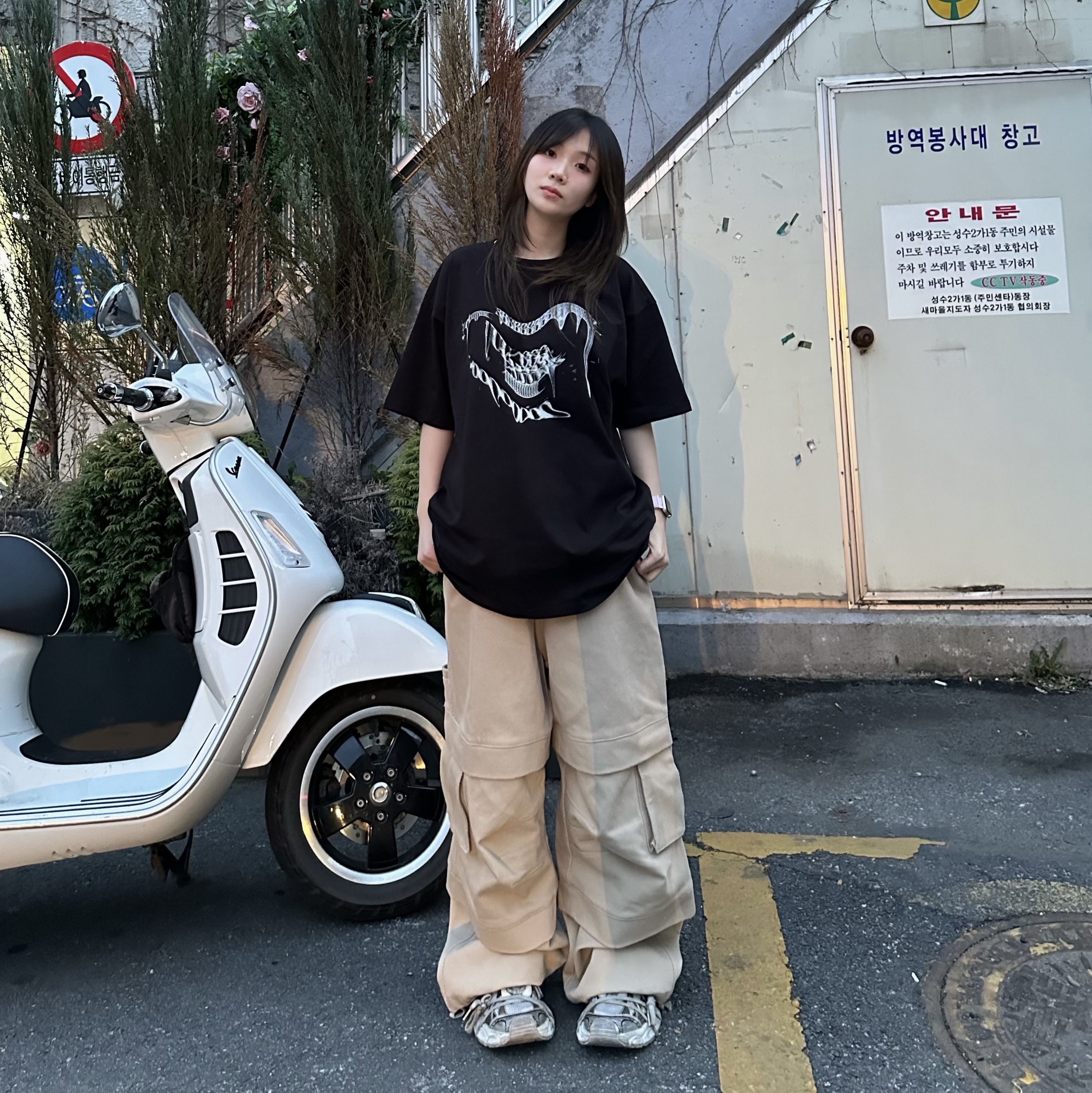 Balenciaga 3XL Sneakers Light Beige 착용 스타일 - 1