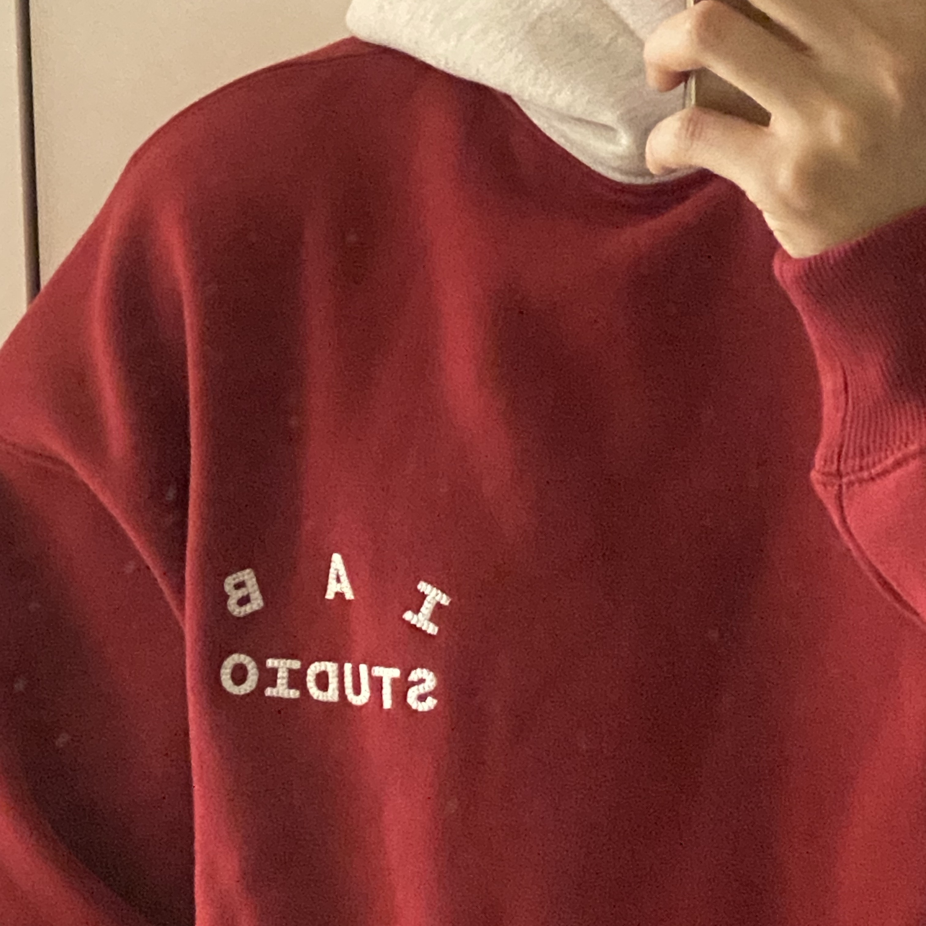 IAB Studio 24 Christmas Hoodie Burgundy Oatmeal, Jordan 1 Retro High OG Chicago 2022 착용 스타일 - 1