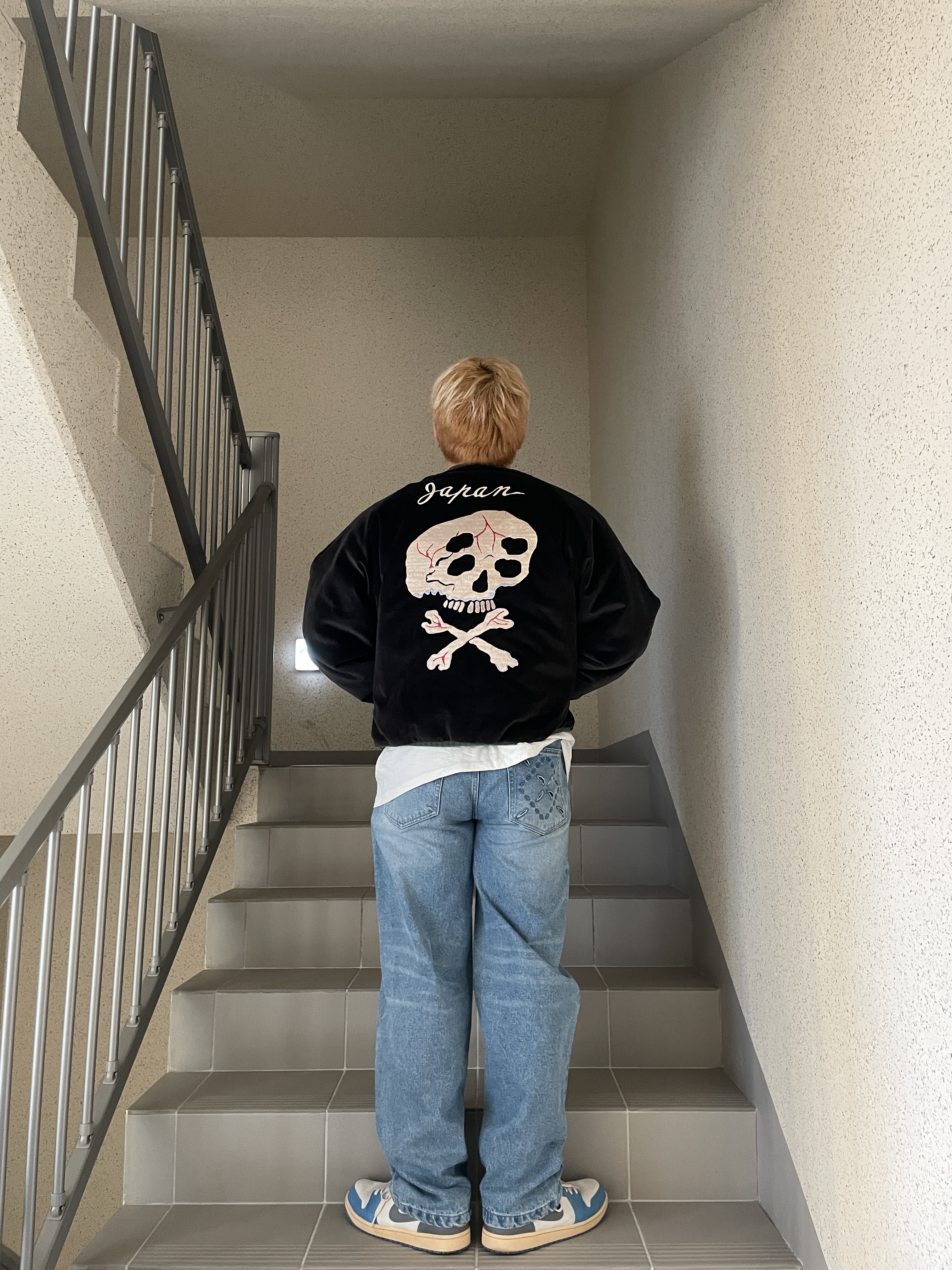 Jordan 1 Low SE Tokyo 96, Kapital Velveteen Sulfide Souvenir Rain Skull Jacket Black 착용 스타일 - 5
