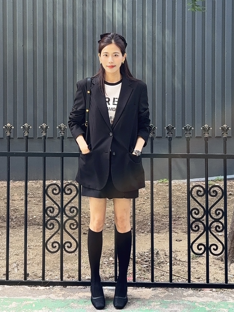 Marni Saffiano Mini Trunk Bag Black 착용 스타일 - 1