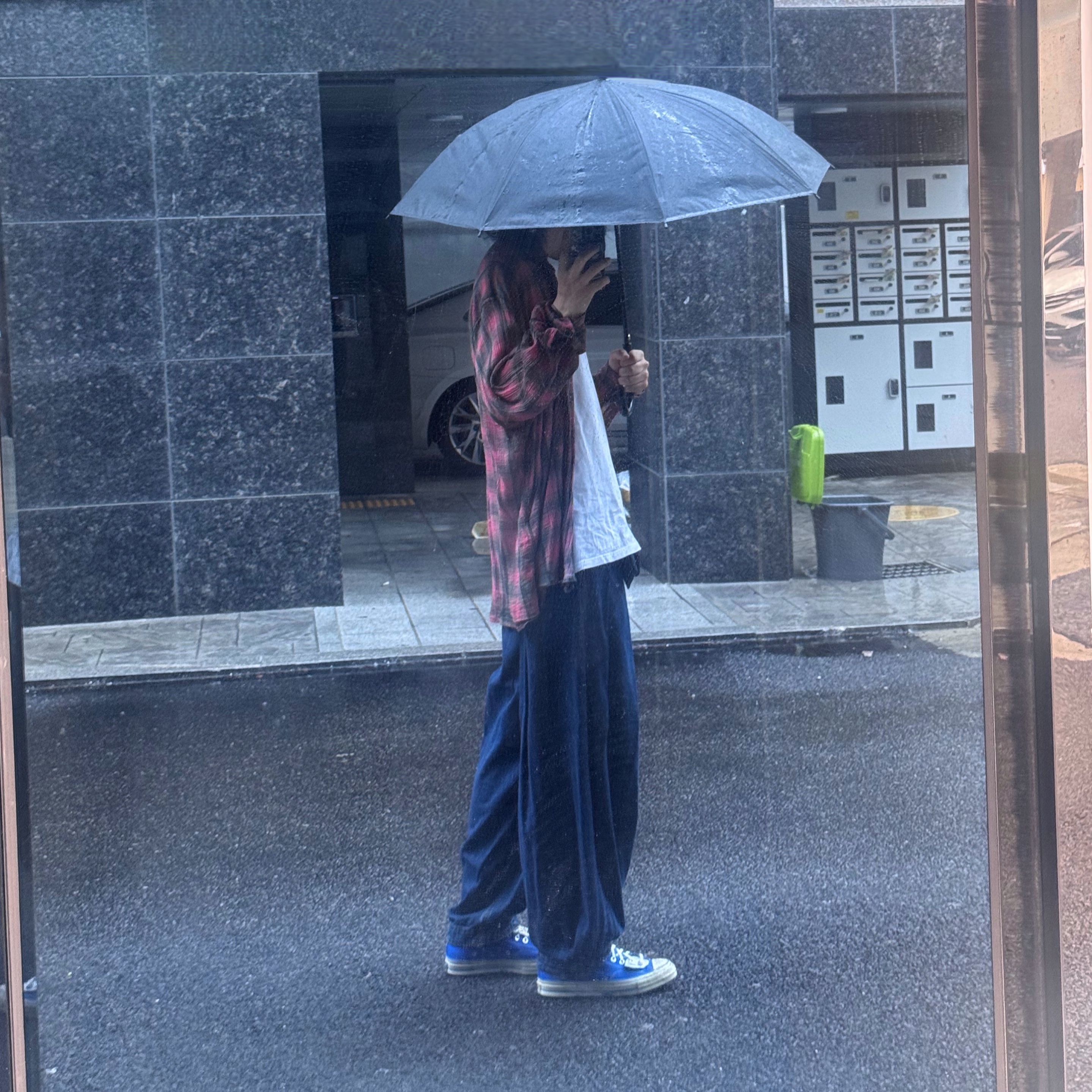 Converse x Ader Error Chuck 70 Ox Imperial Blue, Zara x Ader Error Wide Leg Jeans Blue 착용 스타일 - 1