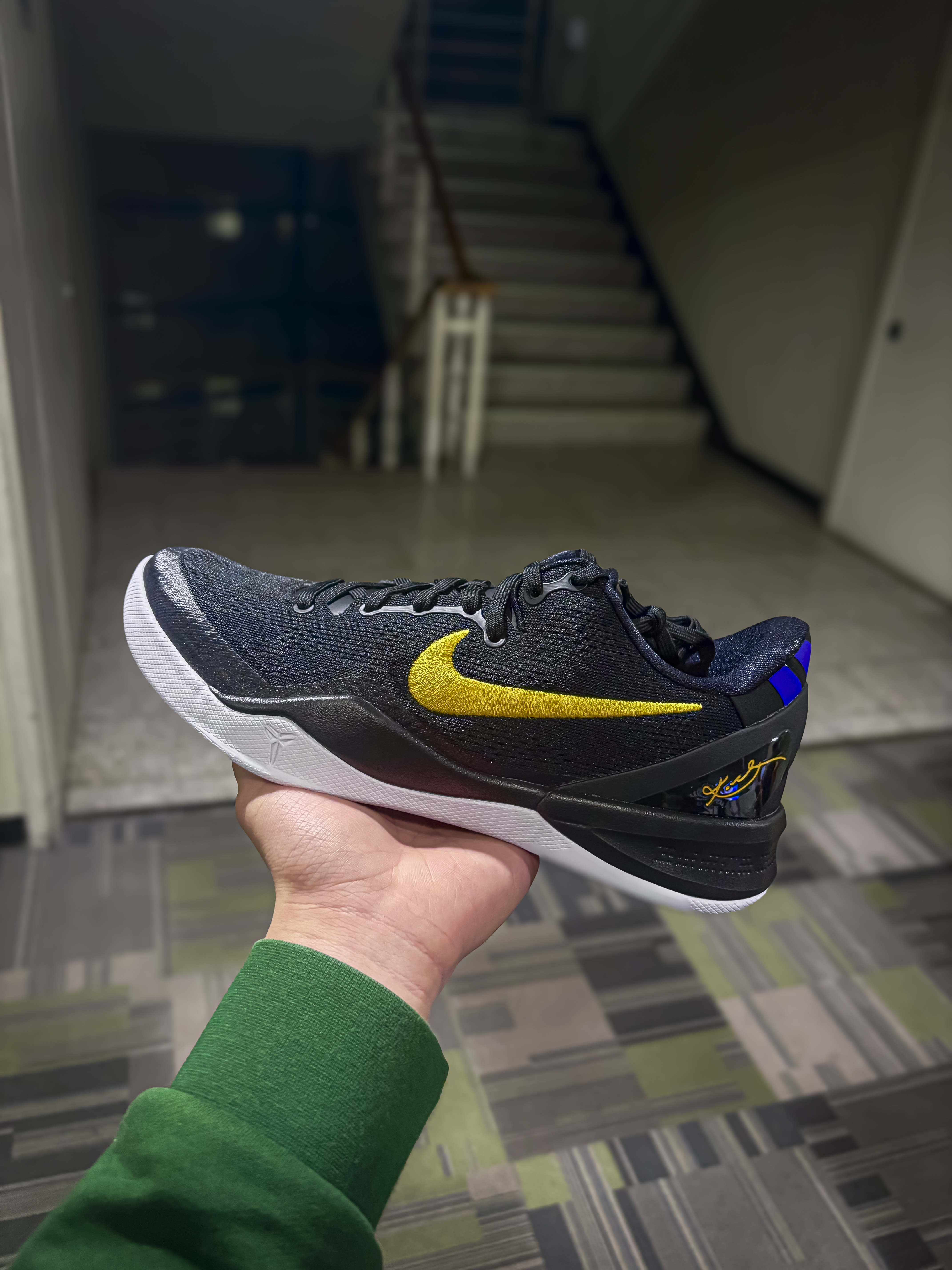Nike Kobe 8 Protro Black and University Gold 착용 스타일 - 1