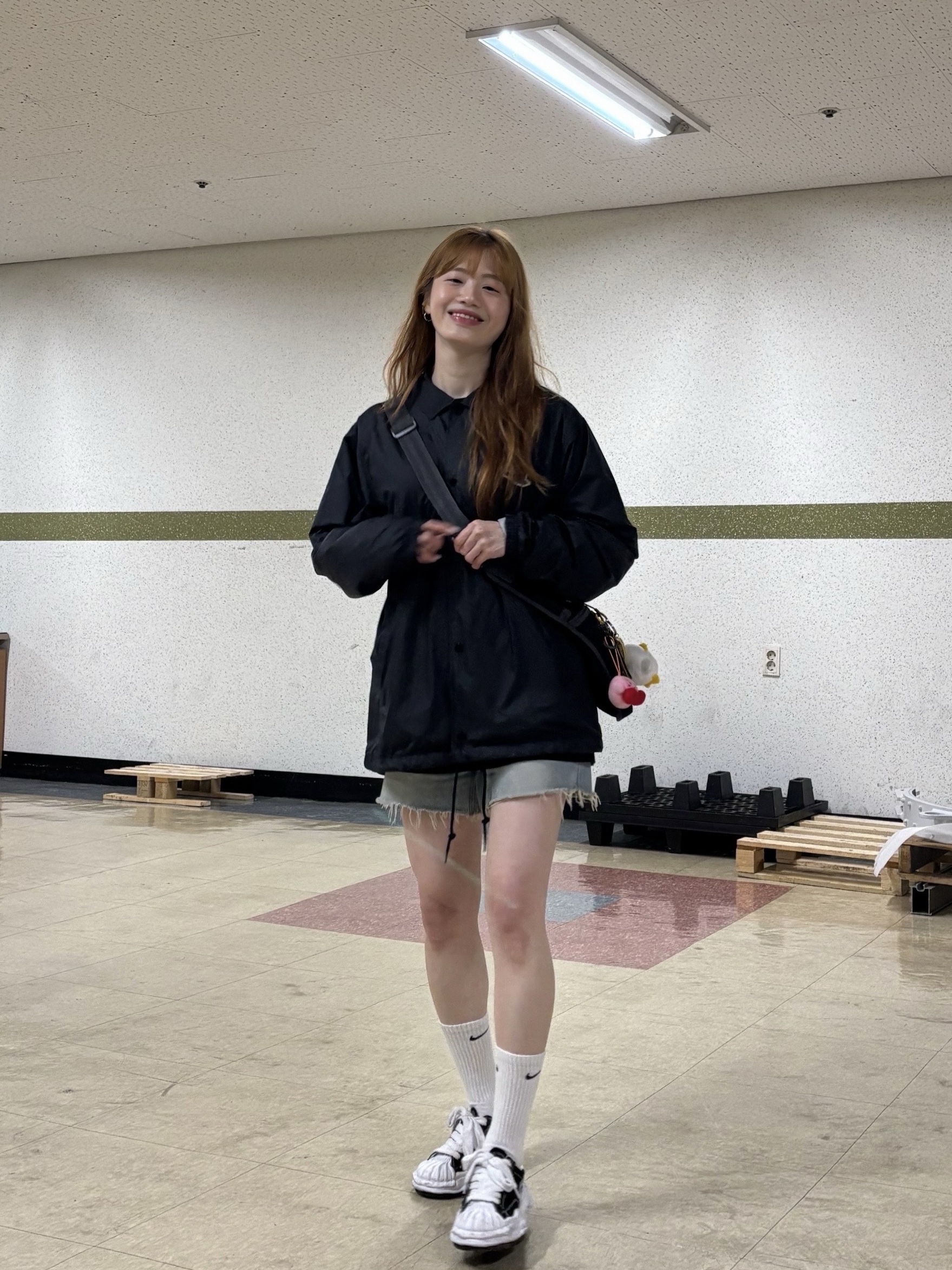 메종 미하라 야스히로 블레이키 OG 솔 캔버스 로우탑 스니커즈 블랙 화이트 착용 스타일 - 1