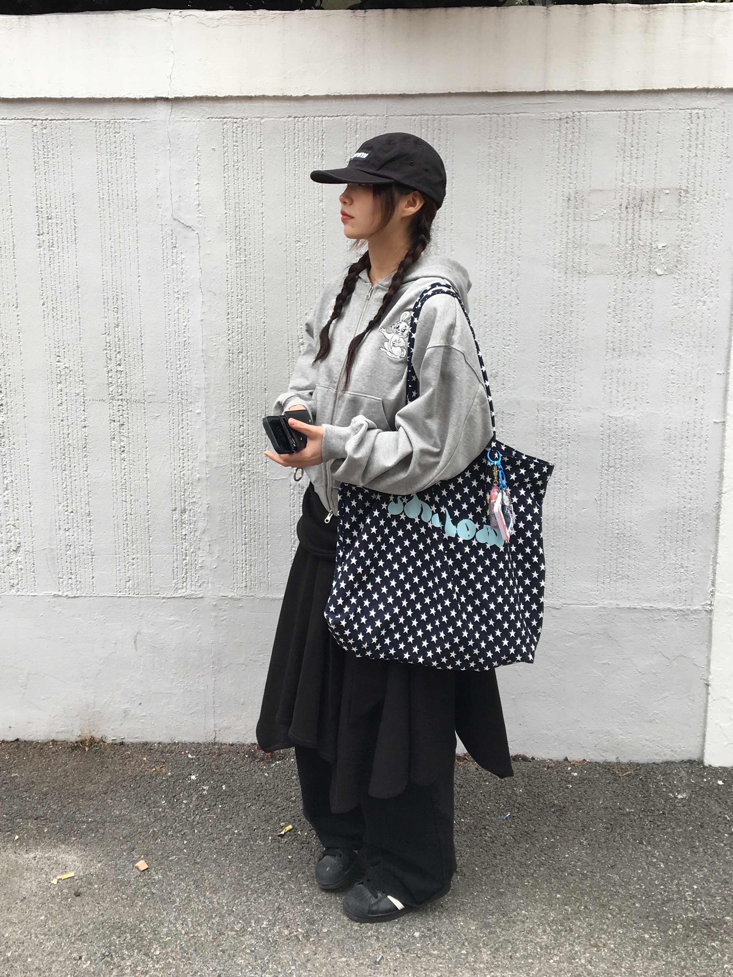 Adidas Superstar Core Black White, Supreme Washed Chino Twill Camp Cap Black 착용 스타일