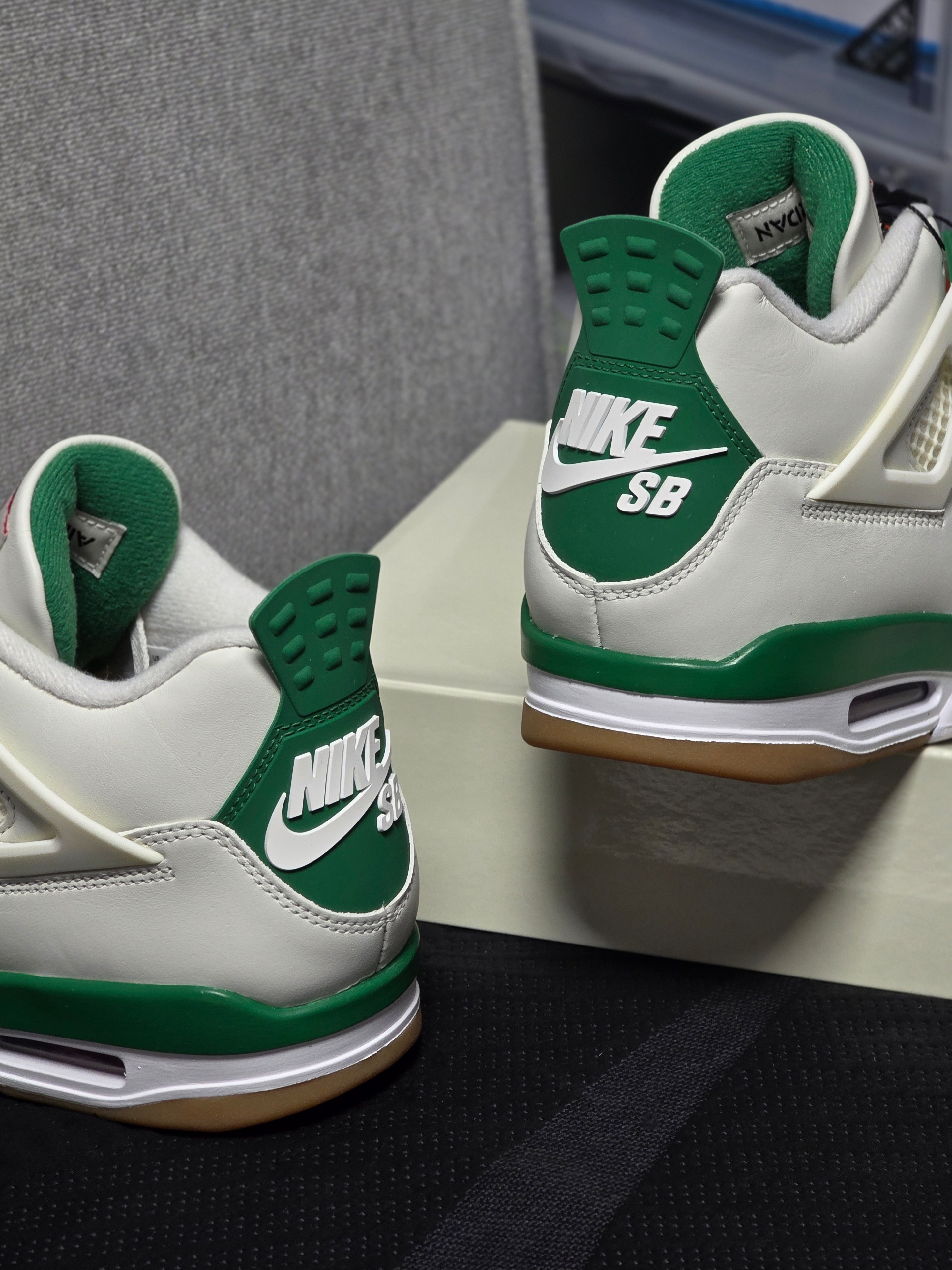 Jordan 4 x Nike SB Retro SP Pine Green 착용 스타일 - 1