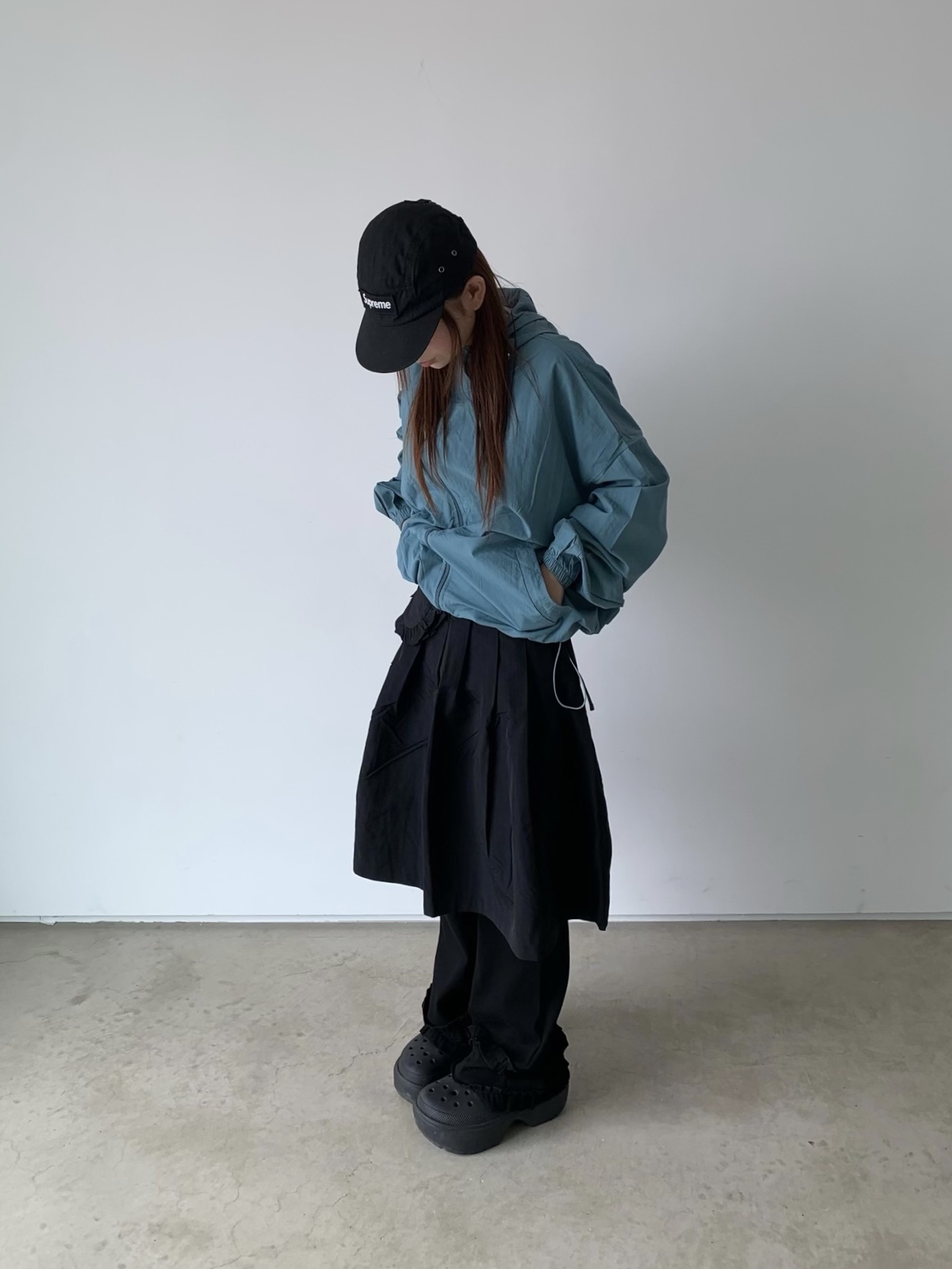 Supreme Waxed Cotton Camp Cap Black - 23FW 착용 스타일 - 1